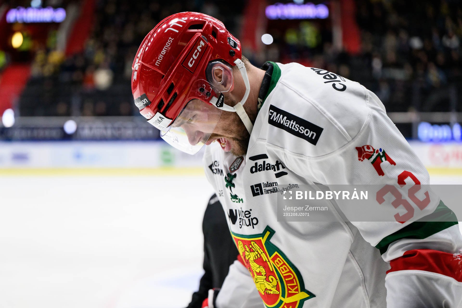 Moras Markus Modigs lämnar planen