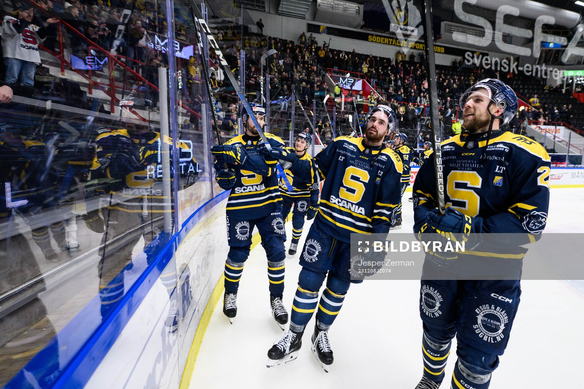 Södertäljes Dominic Turgeon jublar