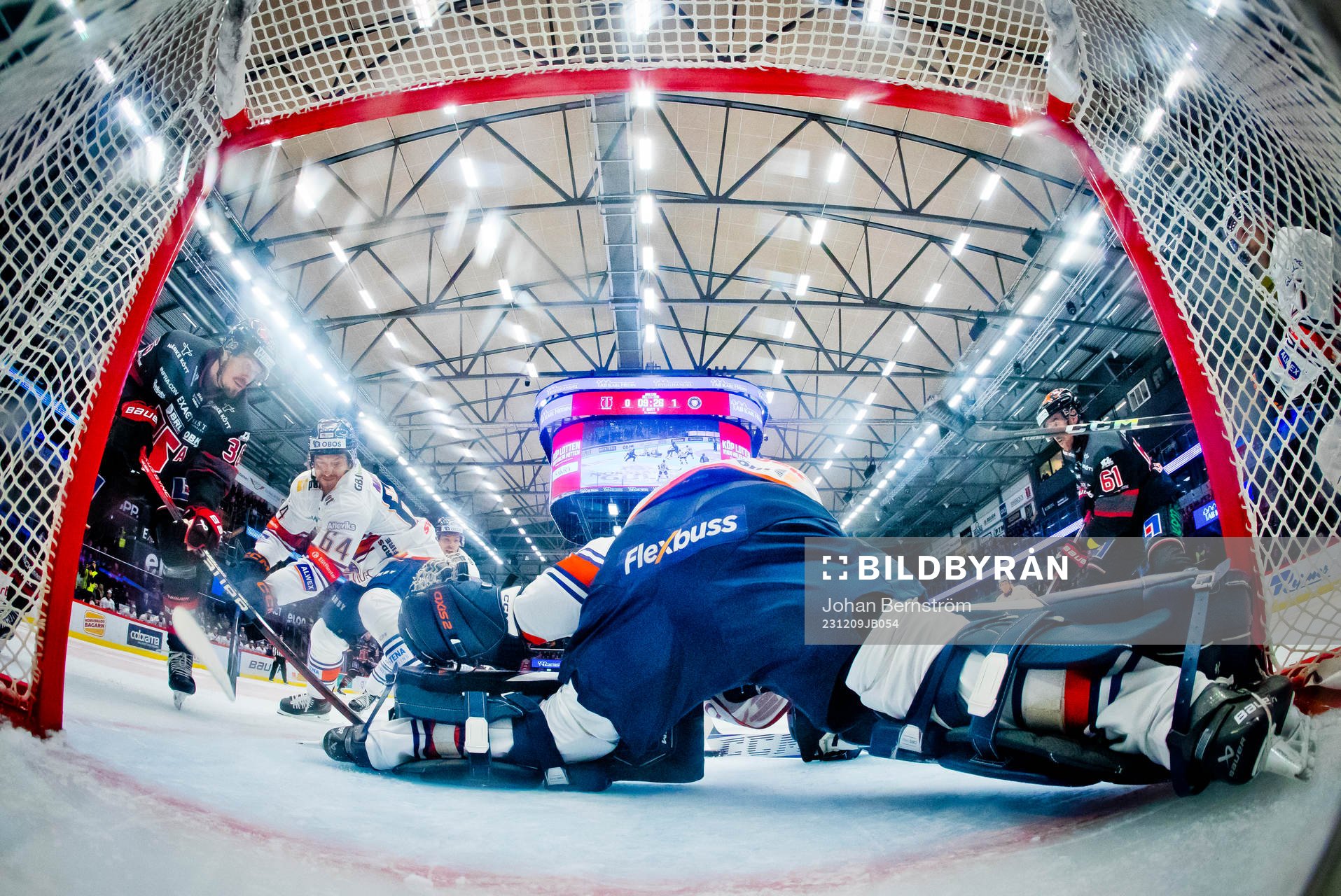 Örebros Emil Larsson och Växjös Eric Martinsson och