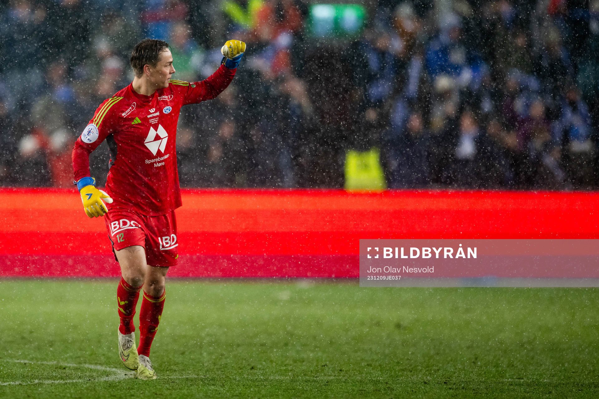 Goalkeeper Oliver Petersen of Molde celebrates the 0-1 goal by Fredrik Gulbrandsen, not pictured, during the cup final match between Bodø/Glimt and Molde on December 9, 2023 in Oslo.