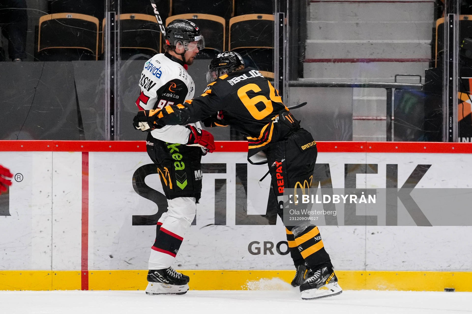 Malmö Redhawks Carl Persson och Skellefteås Jonathan Pudas