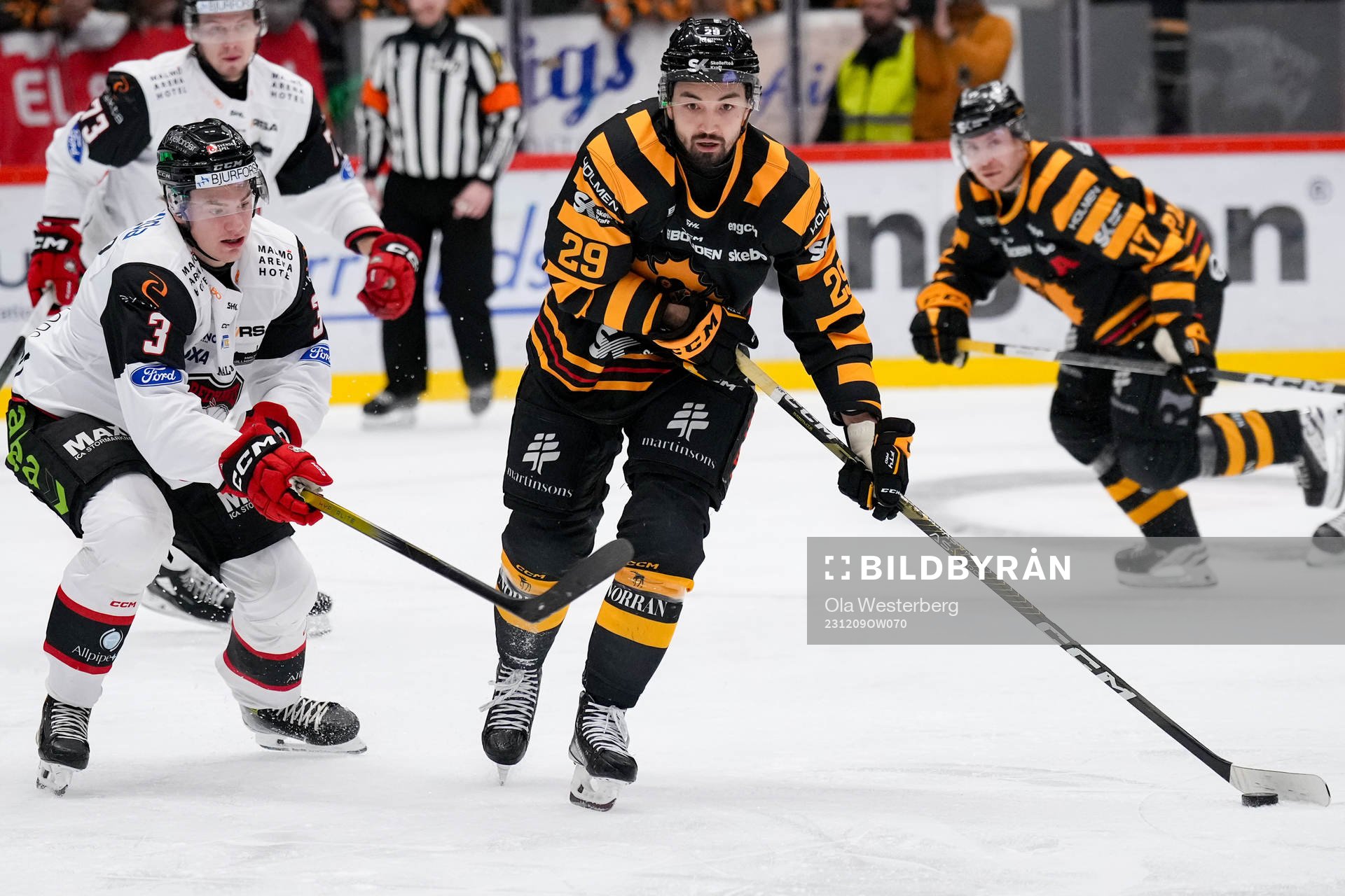 Malmö Redhawks Nuutti Viitasalo och Skellefteås Dylan