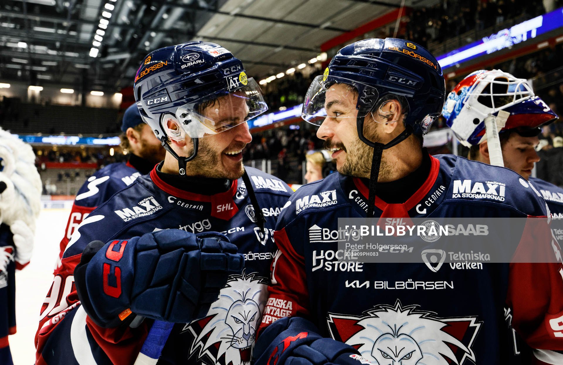 Linköpings Lance Bouma och Ty Rattie jublar