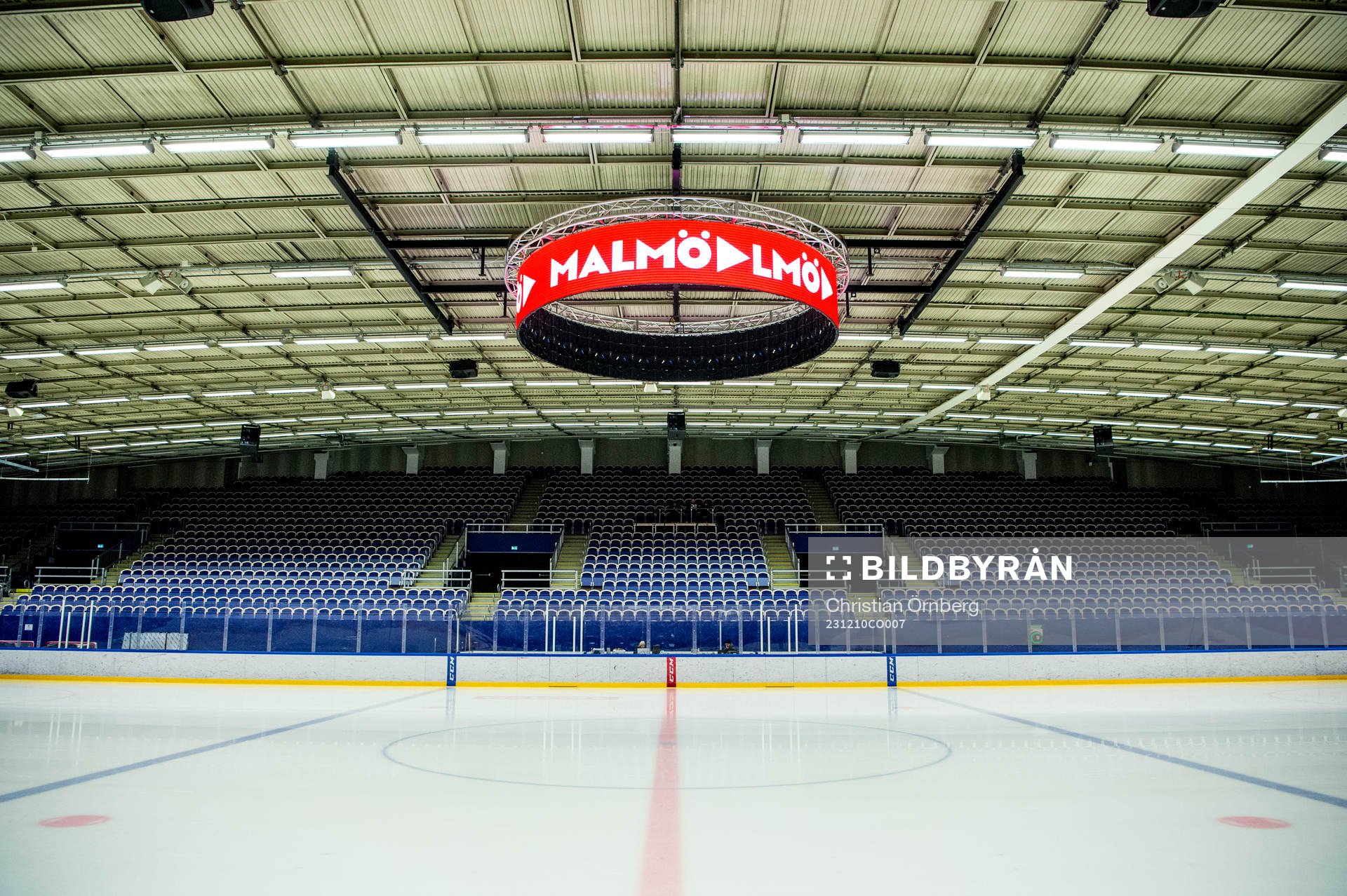 Malmö isstadion innan ishockeymatchen i NDHL mellan Malmö