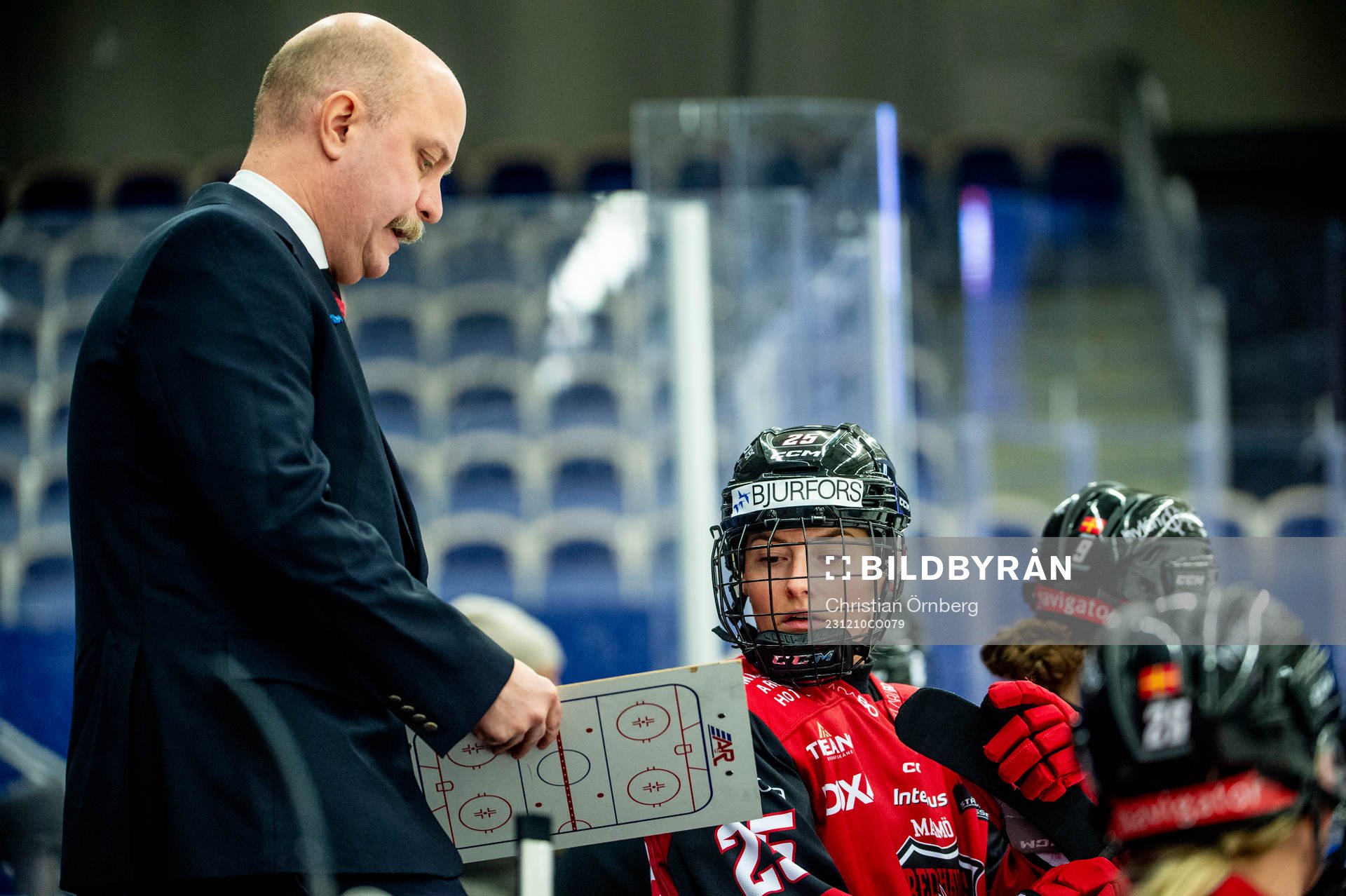 Malmö Redhawks tränare Henrik Palm och Julie Schlæger