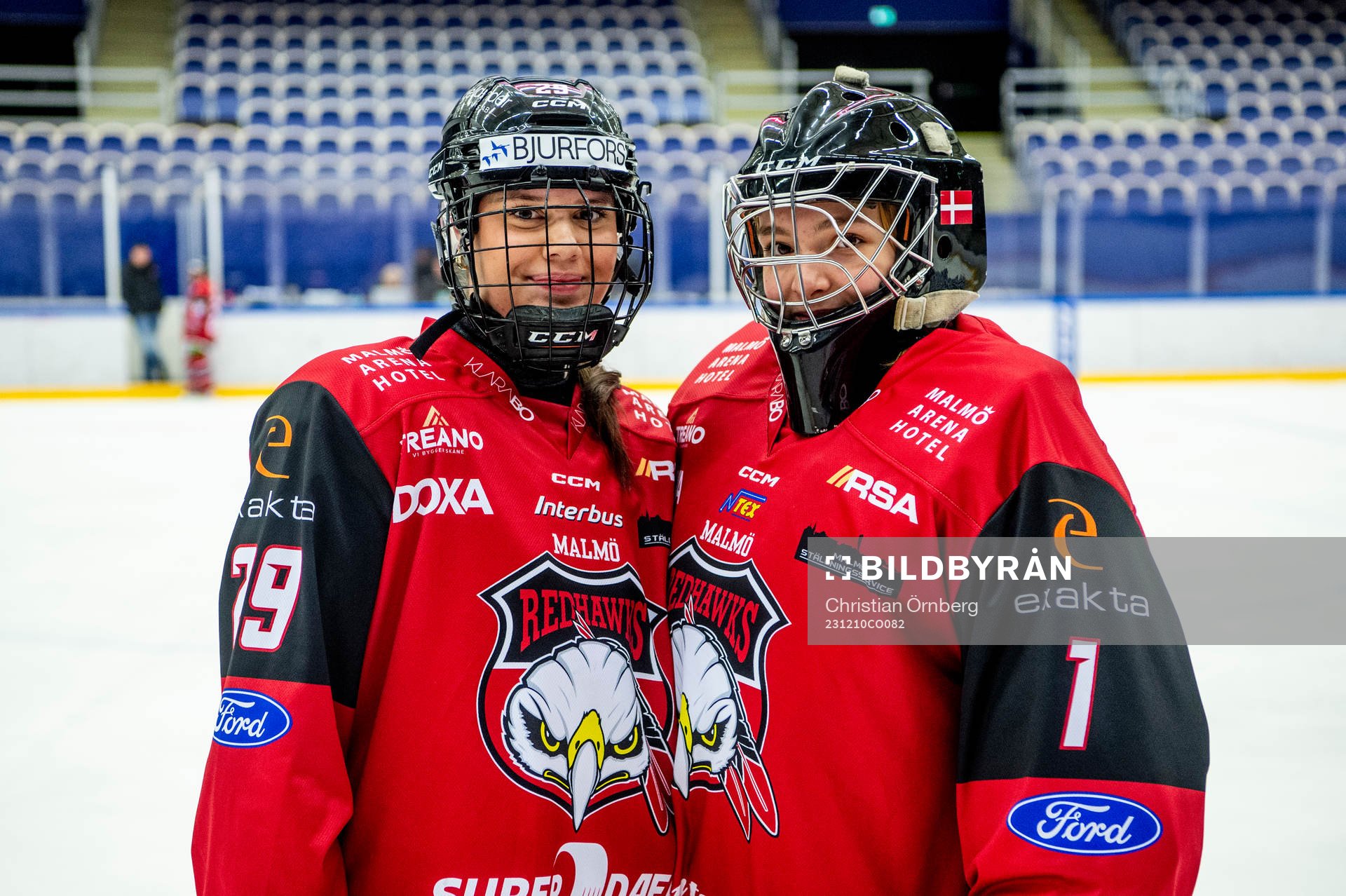 Malmö Redhawks Gunnborg Johannsdottir och målvakt Aya