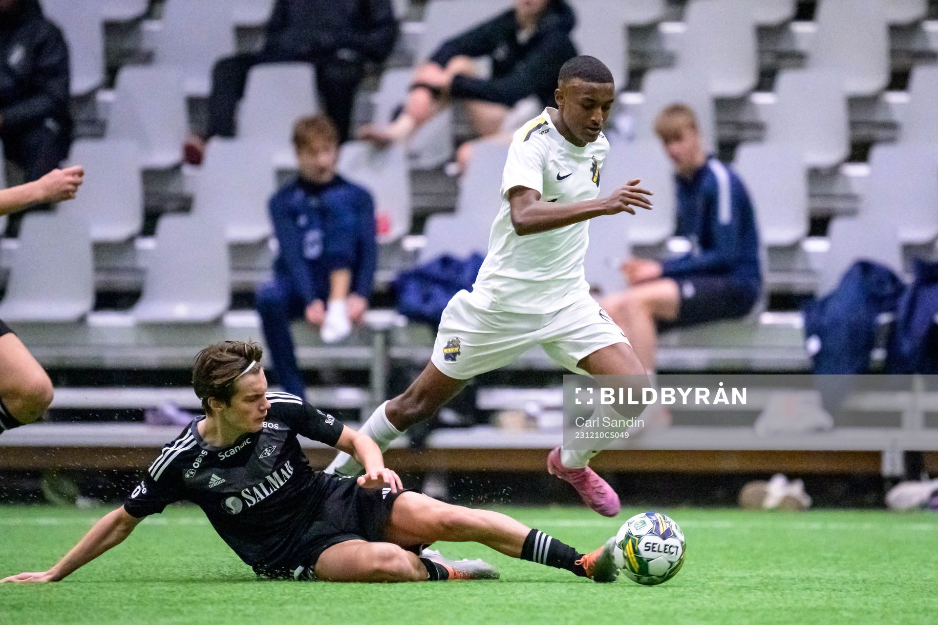 Rosenborgs Eirik Myrvågnes och AIKs Robel Yonas