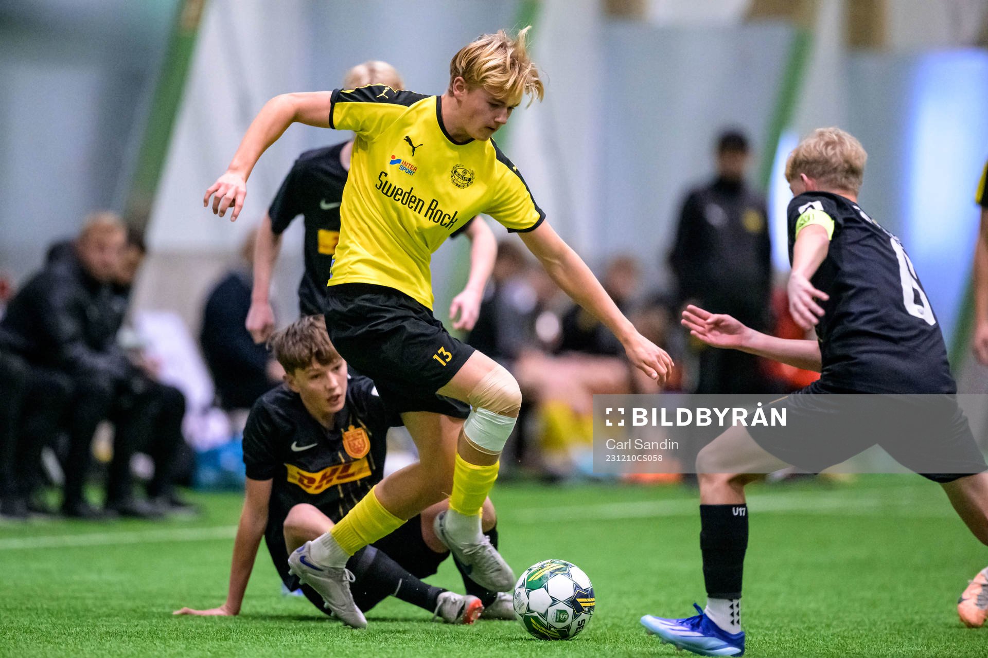 Mjällbys Isac Johansson under fotbollsmatchen i Skandinaviska Mästerskapen mellan Mjällby och Nordsjälland den 10 december 2023 i Borås.