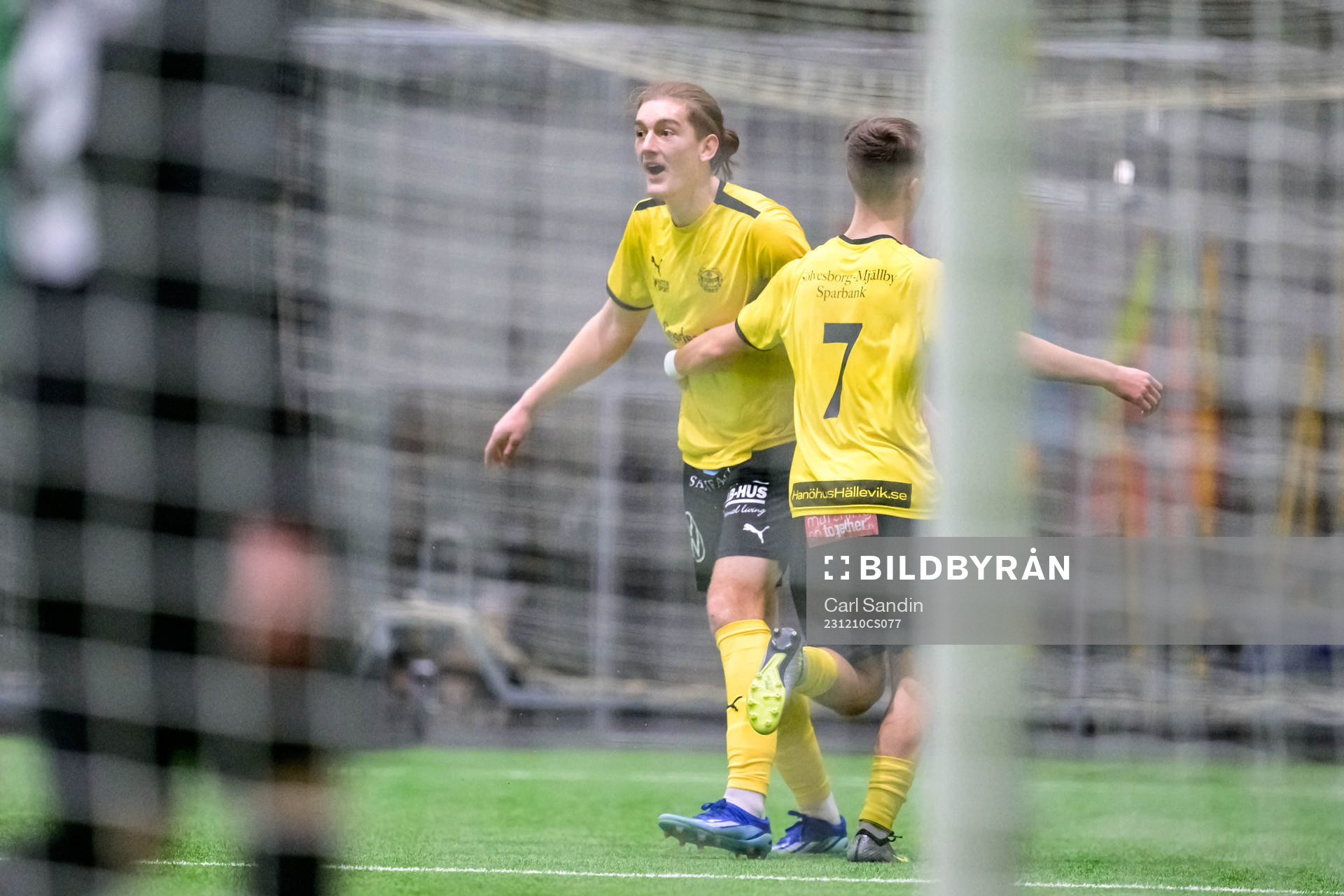 Mjällbys Benjamin Alija jublar