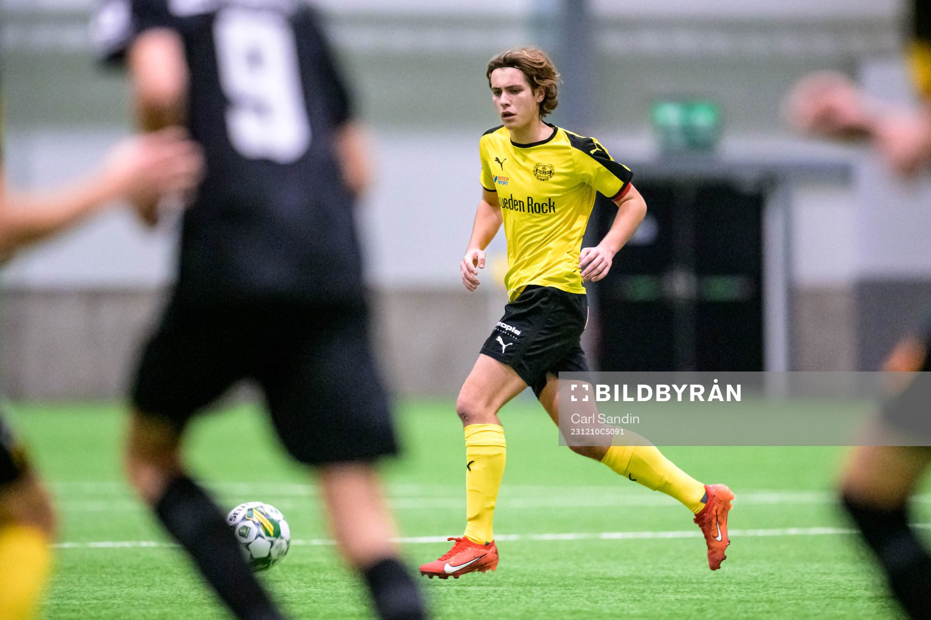 Mjällbys Liam Svensson under fotbollsmatchen i Skandinaviska Mästerskapen mellan Mjällby och Nordsjälland den 10 december 2023 i Borås.
