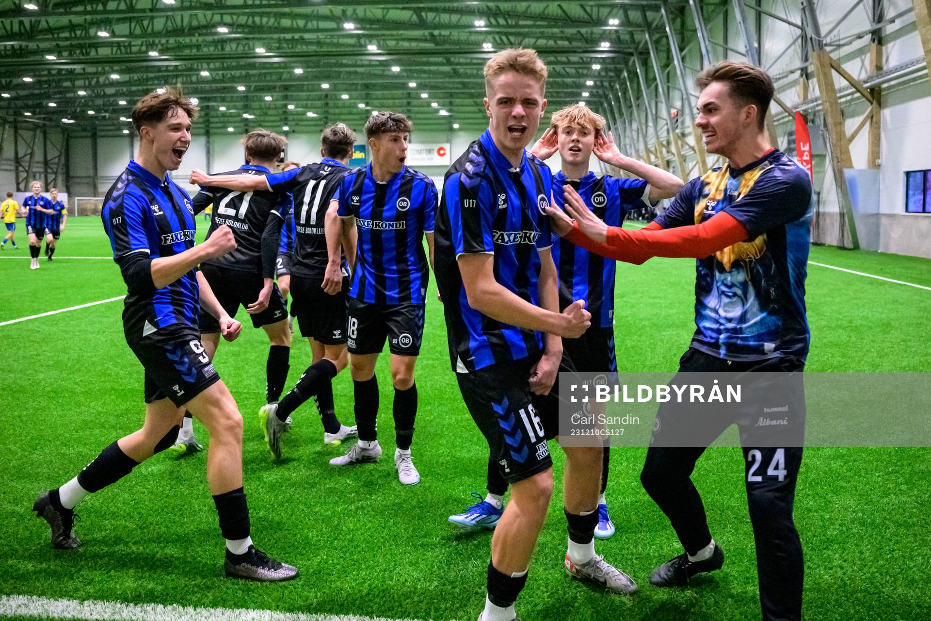Odenses spelare jublar efter 0-1 under finalen i Skandinaviska Mästerskapen mellan Bröndby och Odense den 10 december 2023 i Borås. 