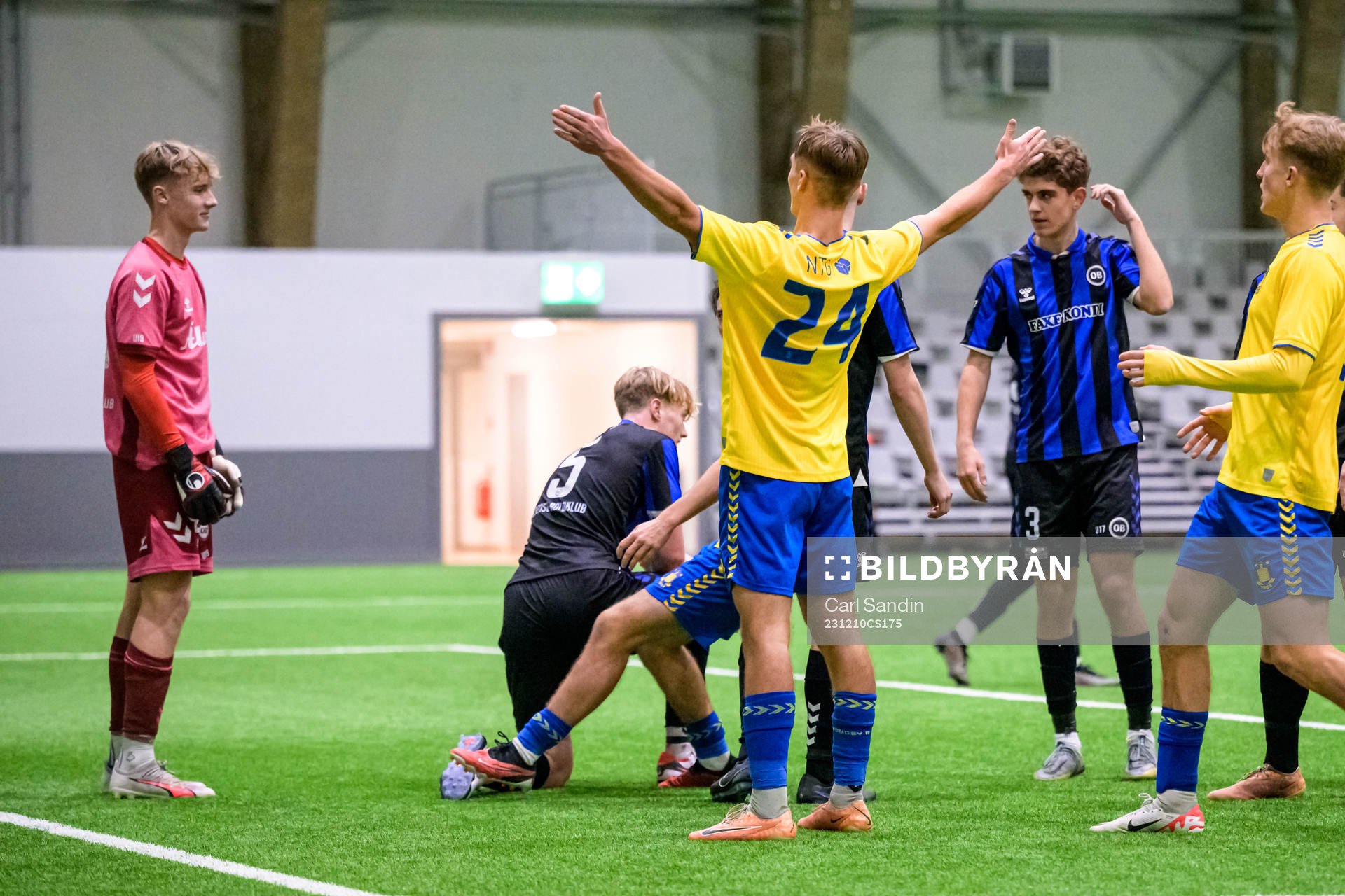 Bröndbys Lukas Larsen jublar