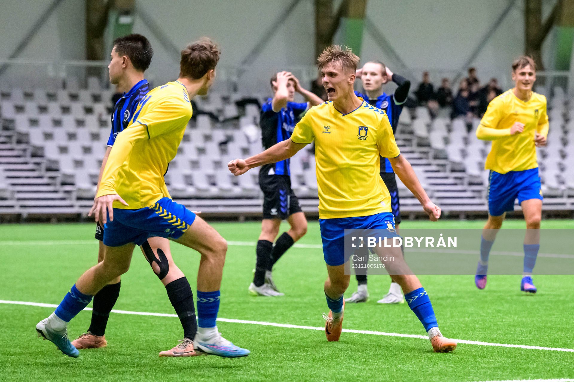 Bröndbys Lukas Larsen jublar