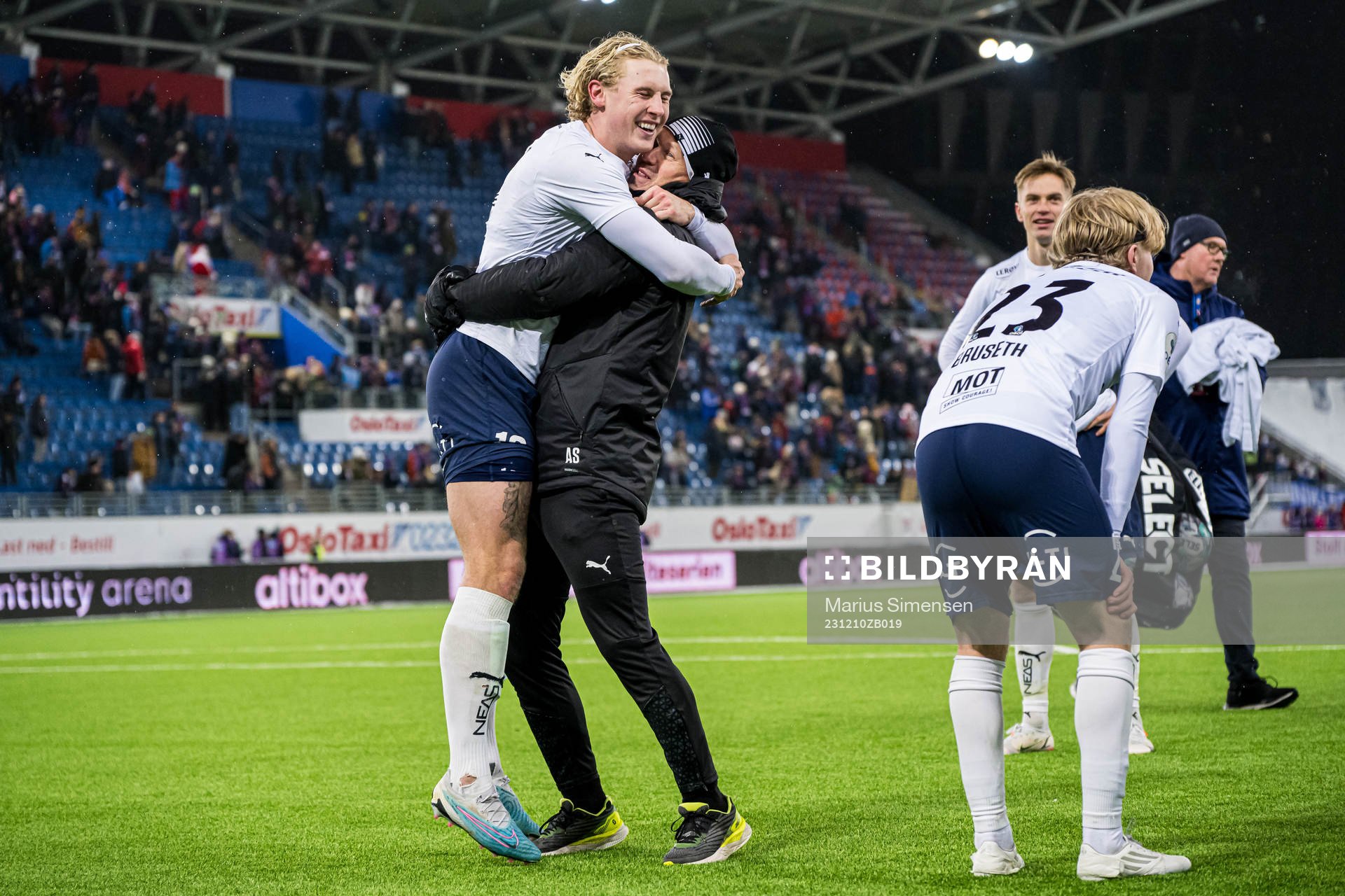Sebastian Jarl and Amund Skiri, head coach of Kristiansund,