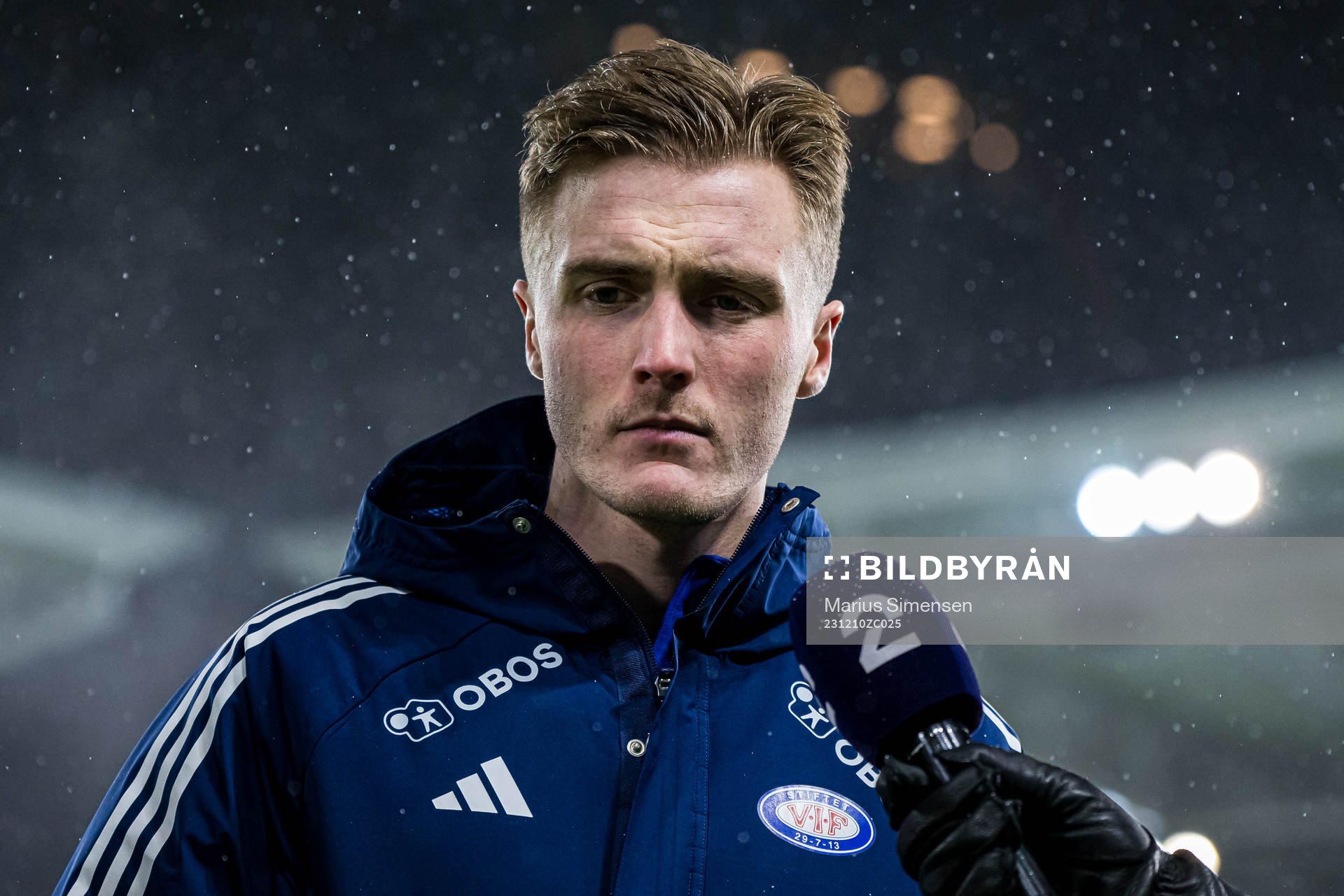 Christian Borchgrevink of Vålerenga looks dejected