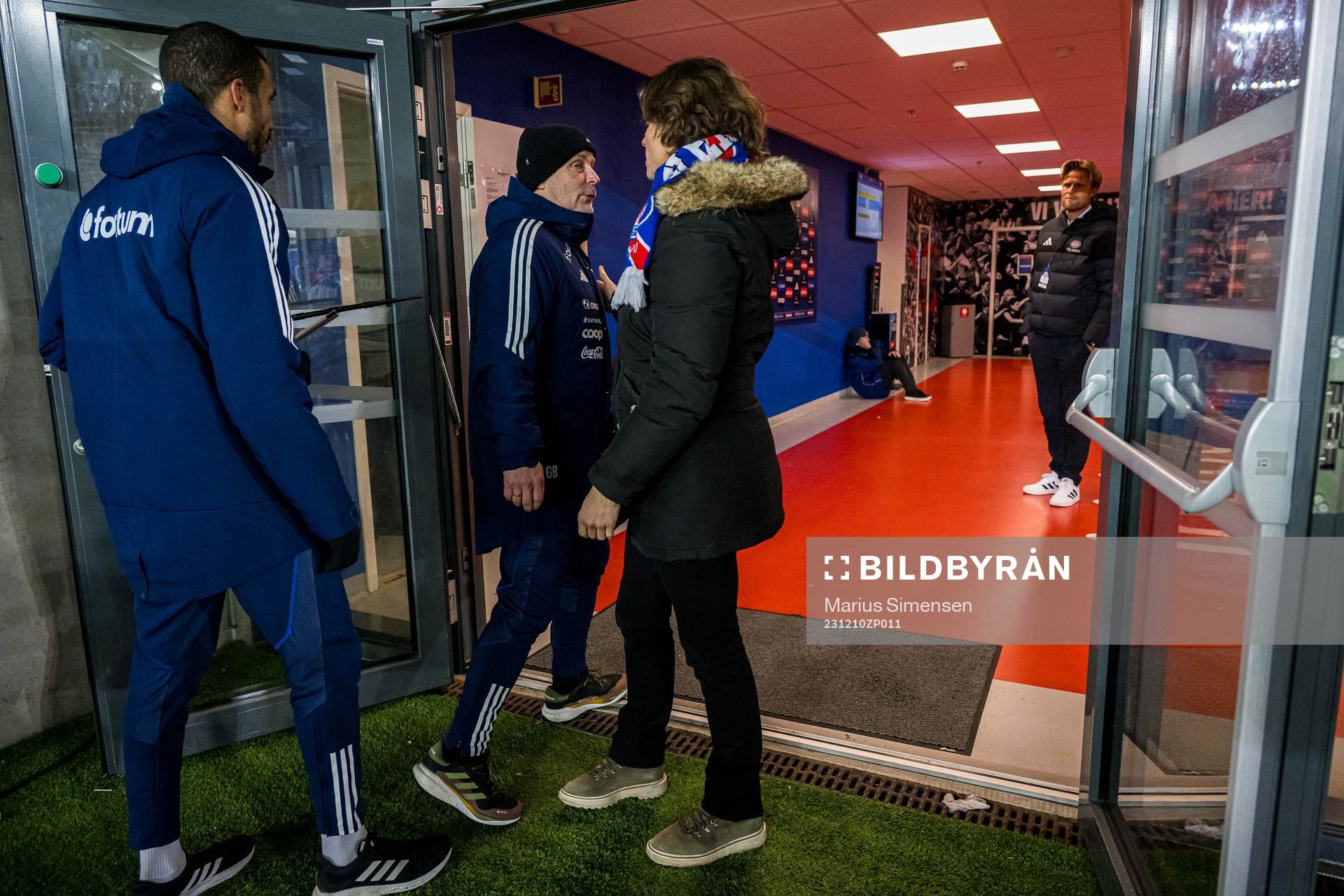 Geir Bakke, head coach of Vålerenga, and Tuva Ørbeck