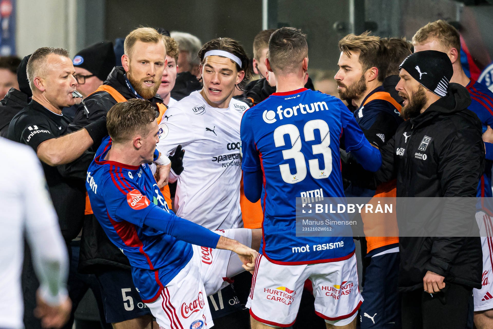 Brynjolfur Willumsson of Kristiansund and Henrik Bjørdal
