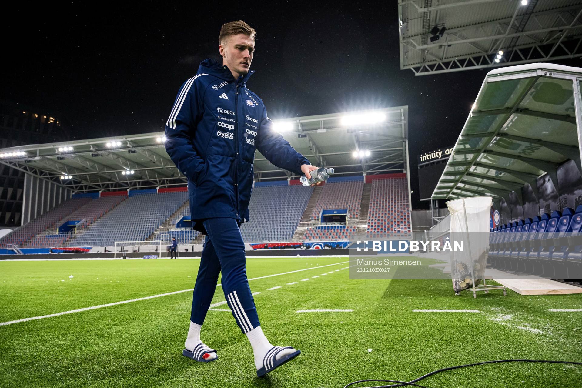Christian Borchgrevink of Vålerenga looks dejected