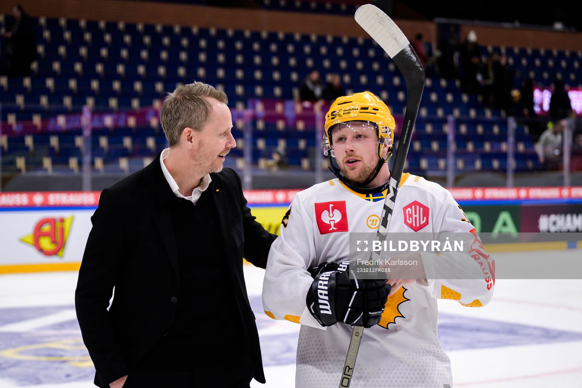 Head coach Robert Ohlsson of Skellefteå and Oskar Nilsson