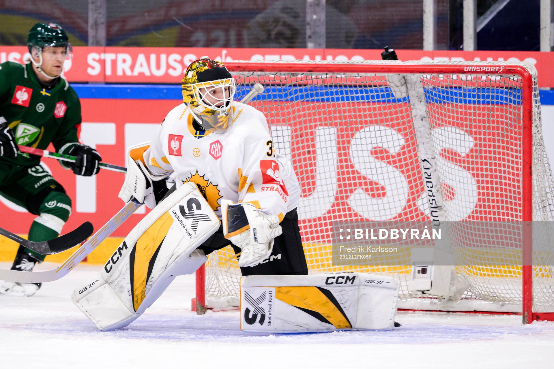 goaltender Linus Söderström of Skellefteå