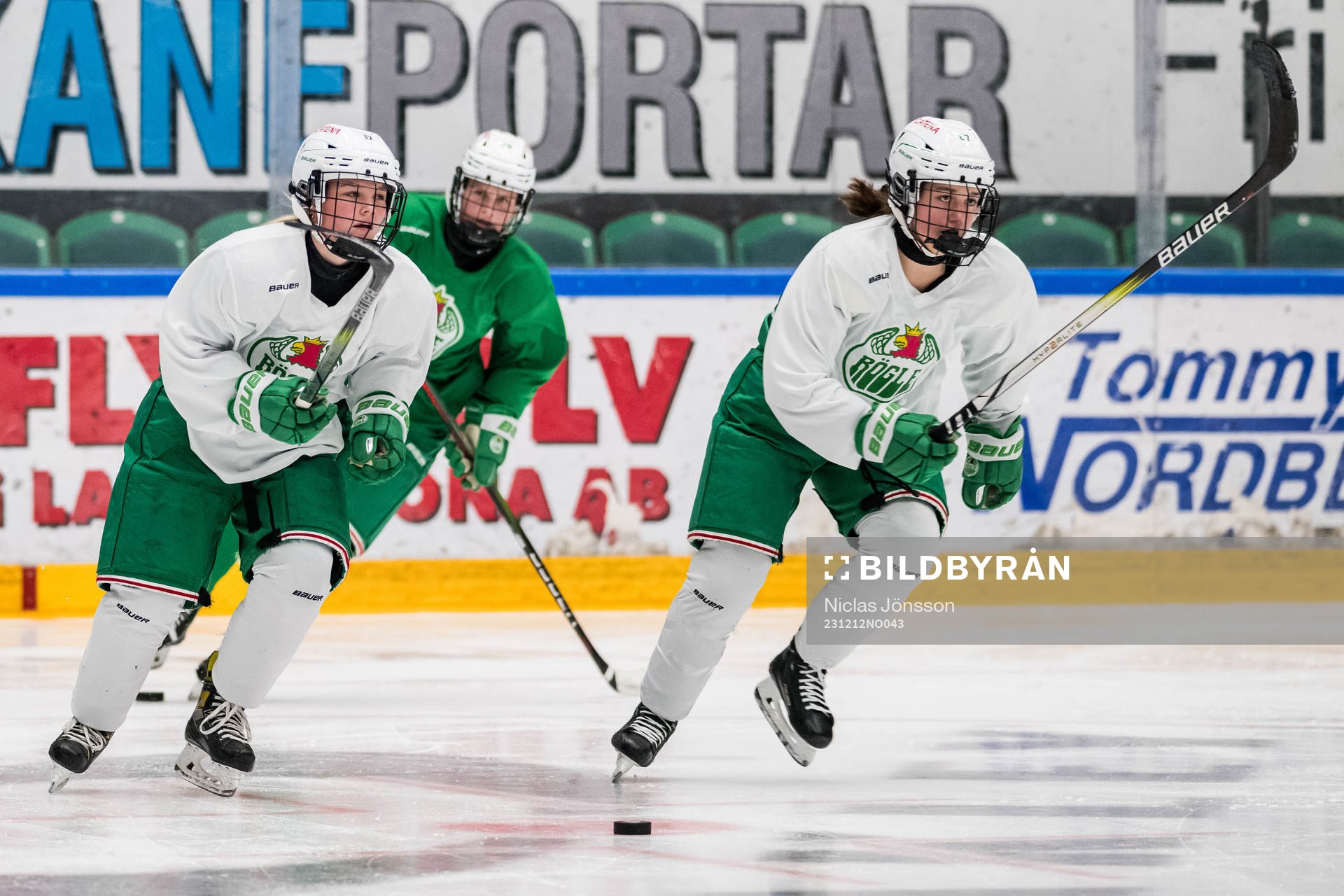 Amelie Svensson och Arwen Nylaander