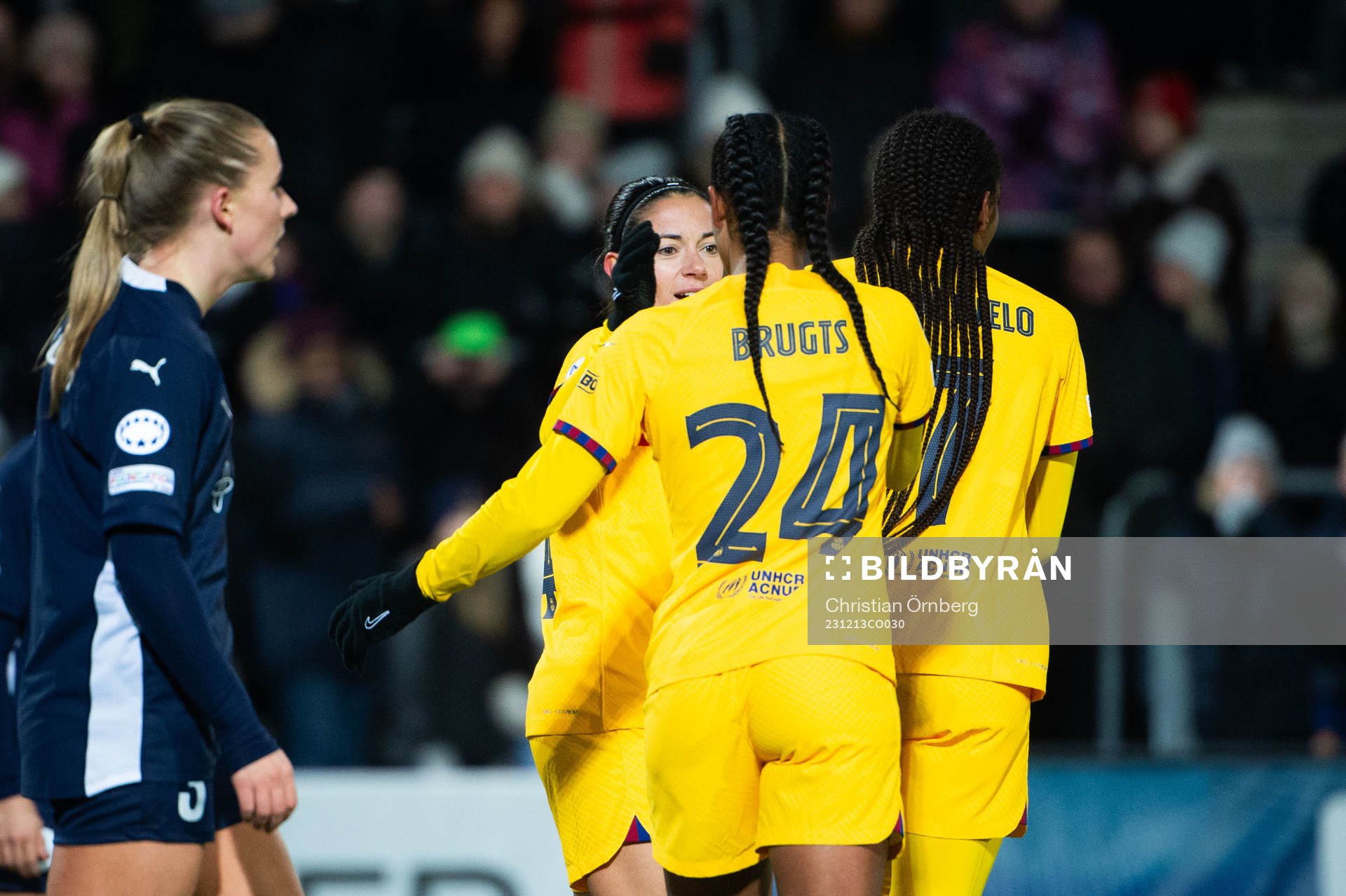 Aitana Bonmati of Barcelona celebrates with team mates