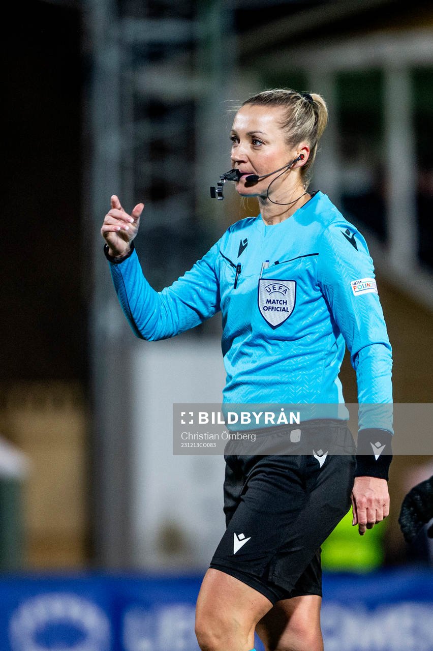 Referee Monika Mularczyk