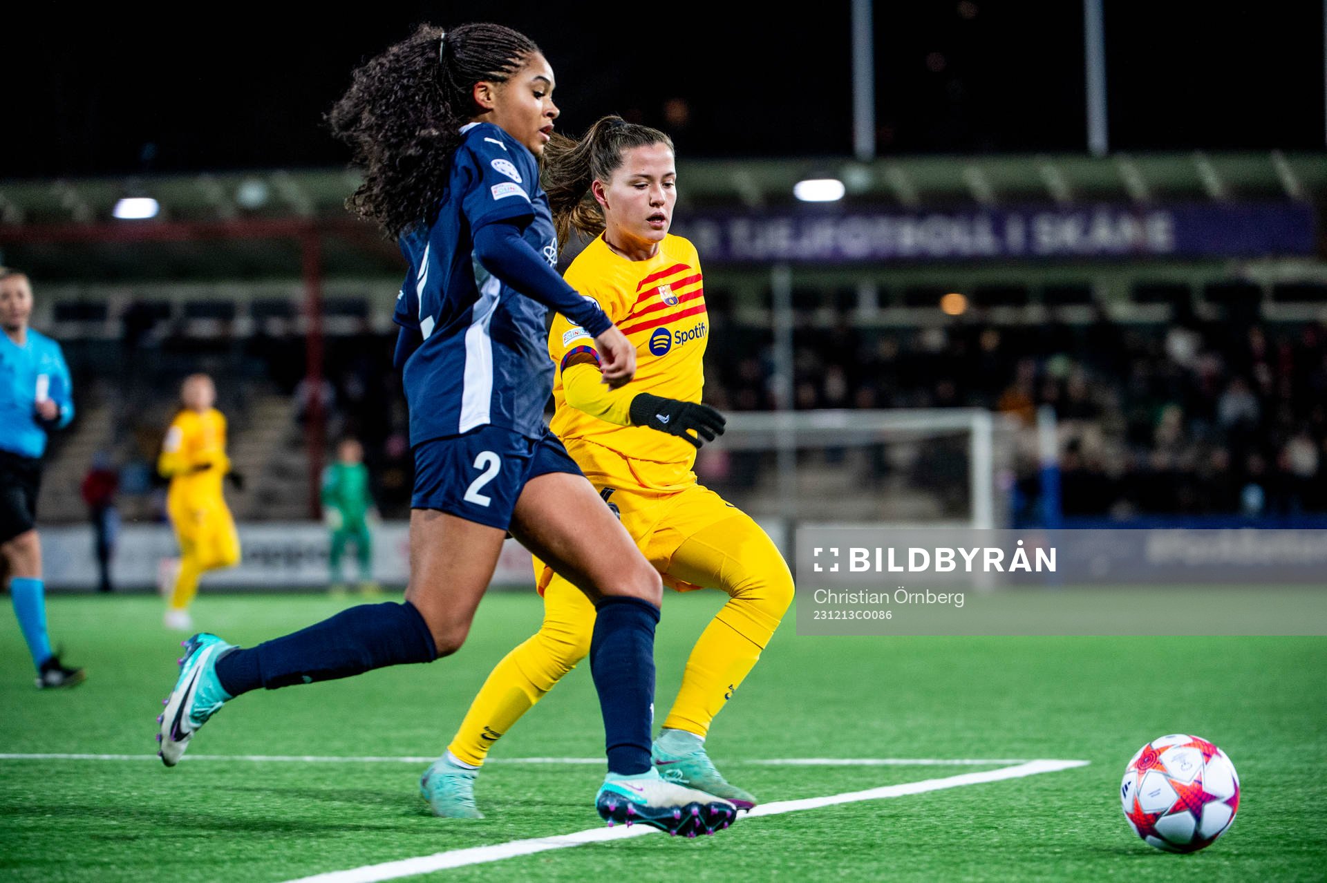 Isabella Obaze of FC Rosengård and Claudia Pina of