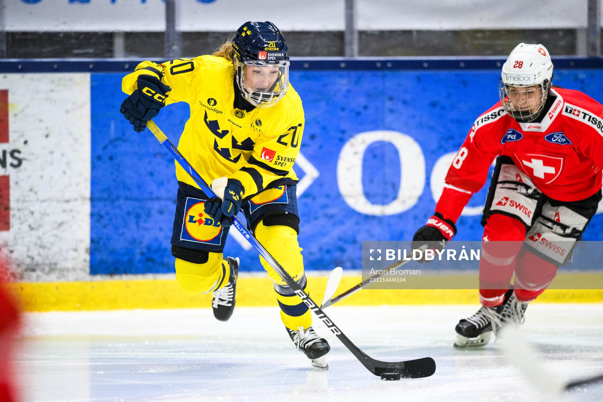 Sveriges Celine Tedenby och Schweizs Alina Marti