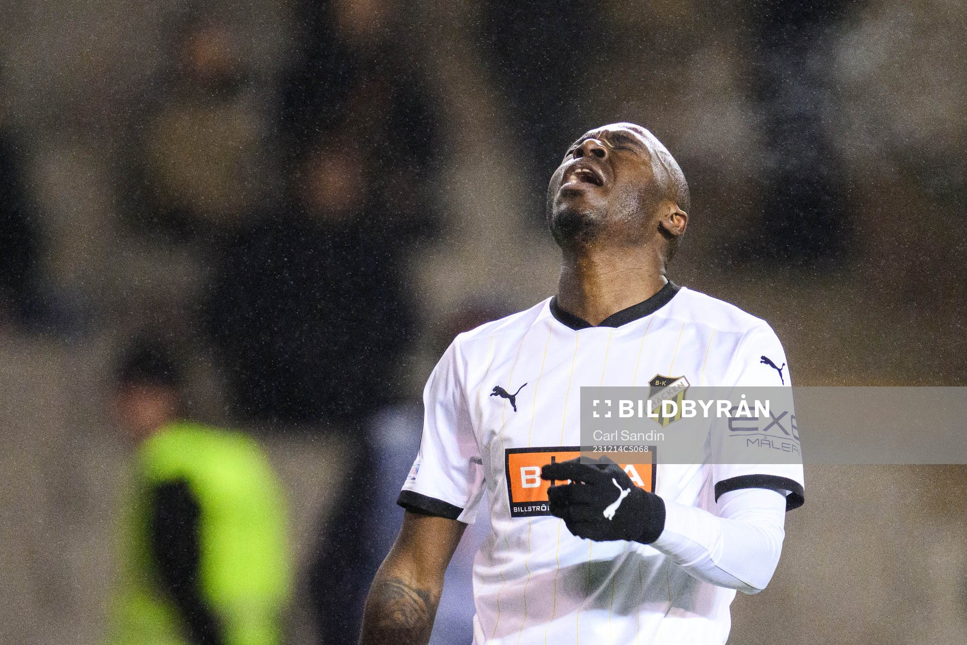 Edward Chilufya of Häcken looks dejected