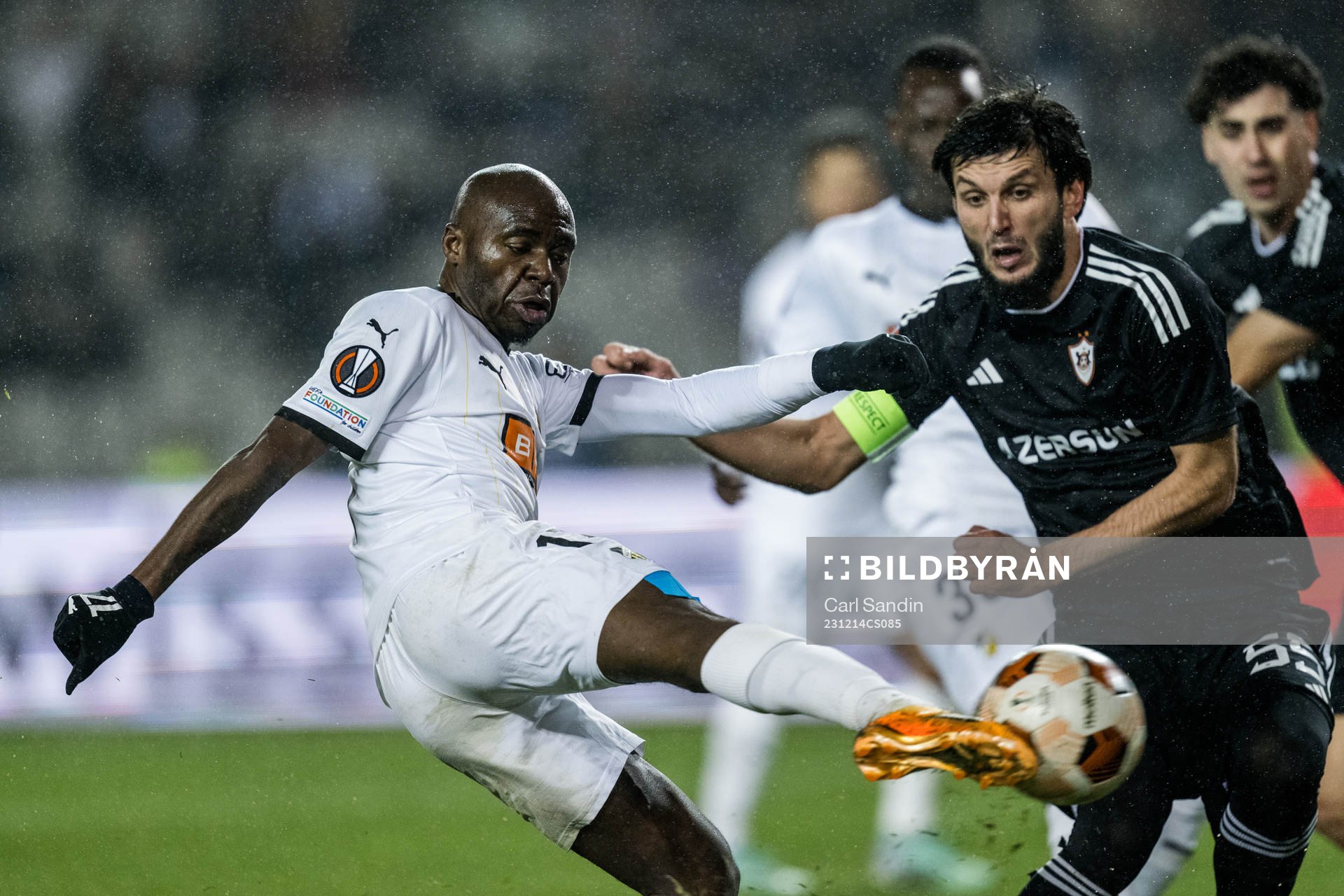 Edward Chilufya of Häcken and Badavi Huseynov of Qarabag