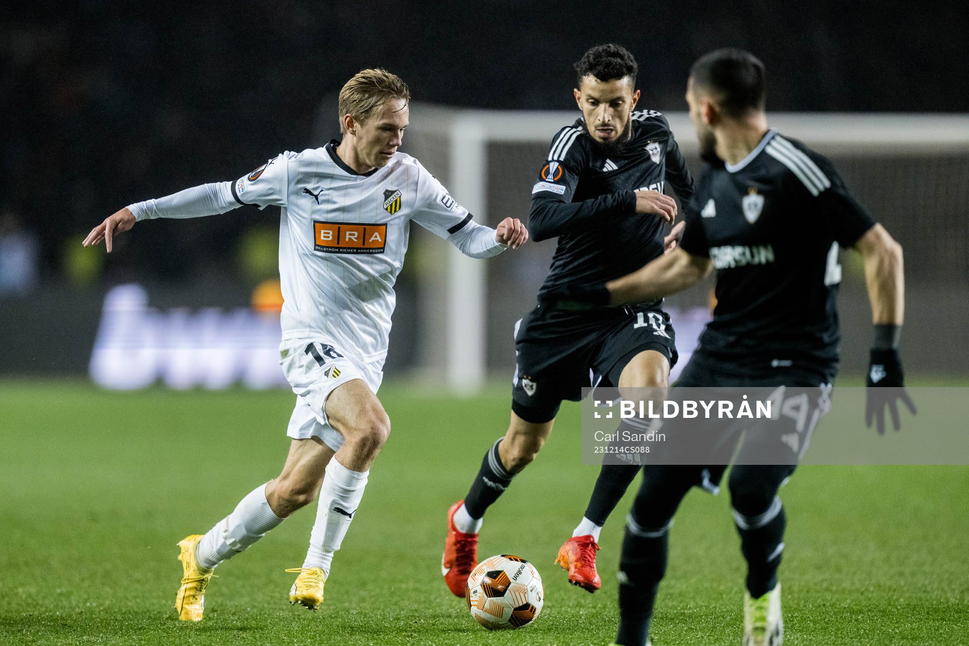 Pontus Dahbo of Häcken and Abdellah Zoubir of Qarabag