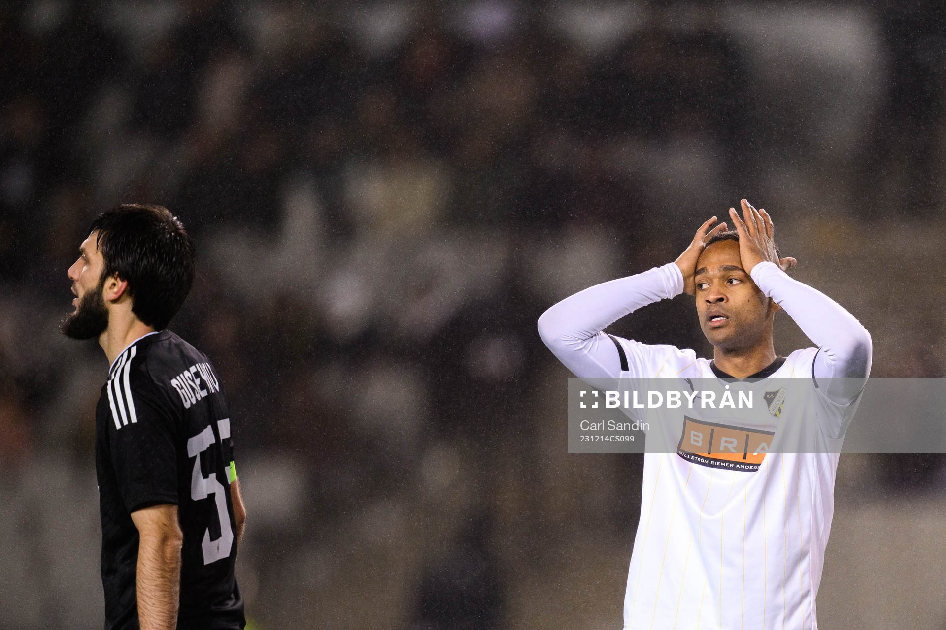 Ola Kamara of Häcken looks dejected