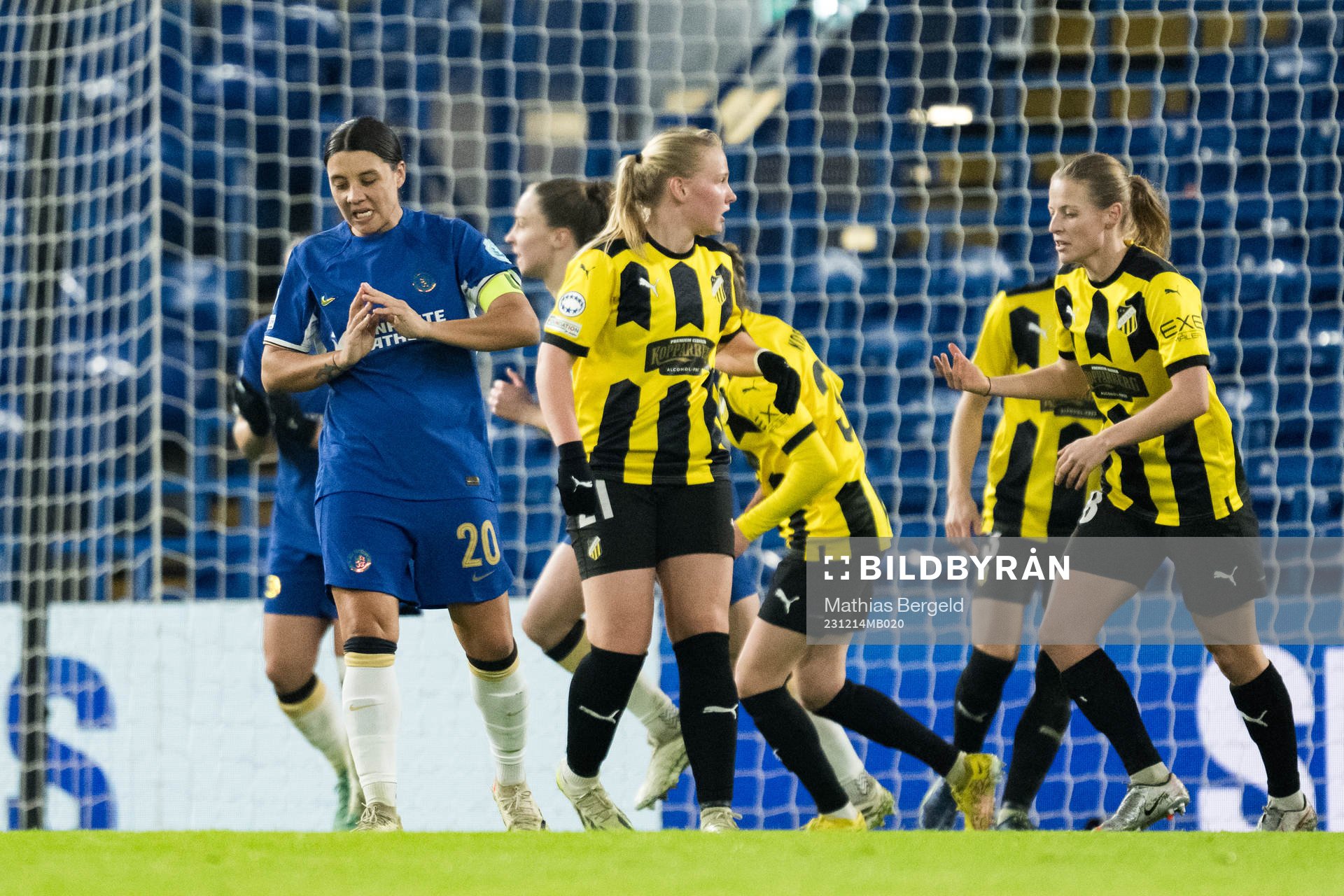 Sam Kerr of Chelsea looks dejected