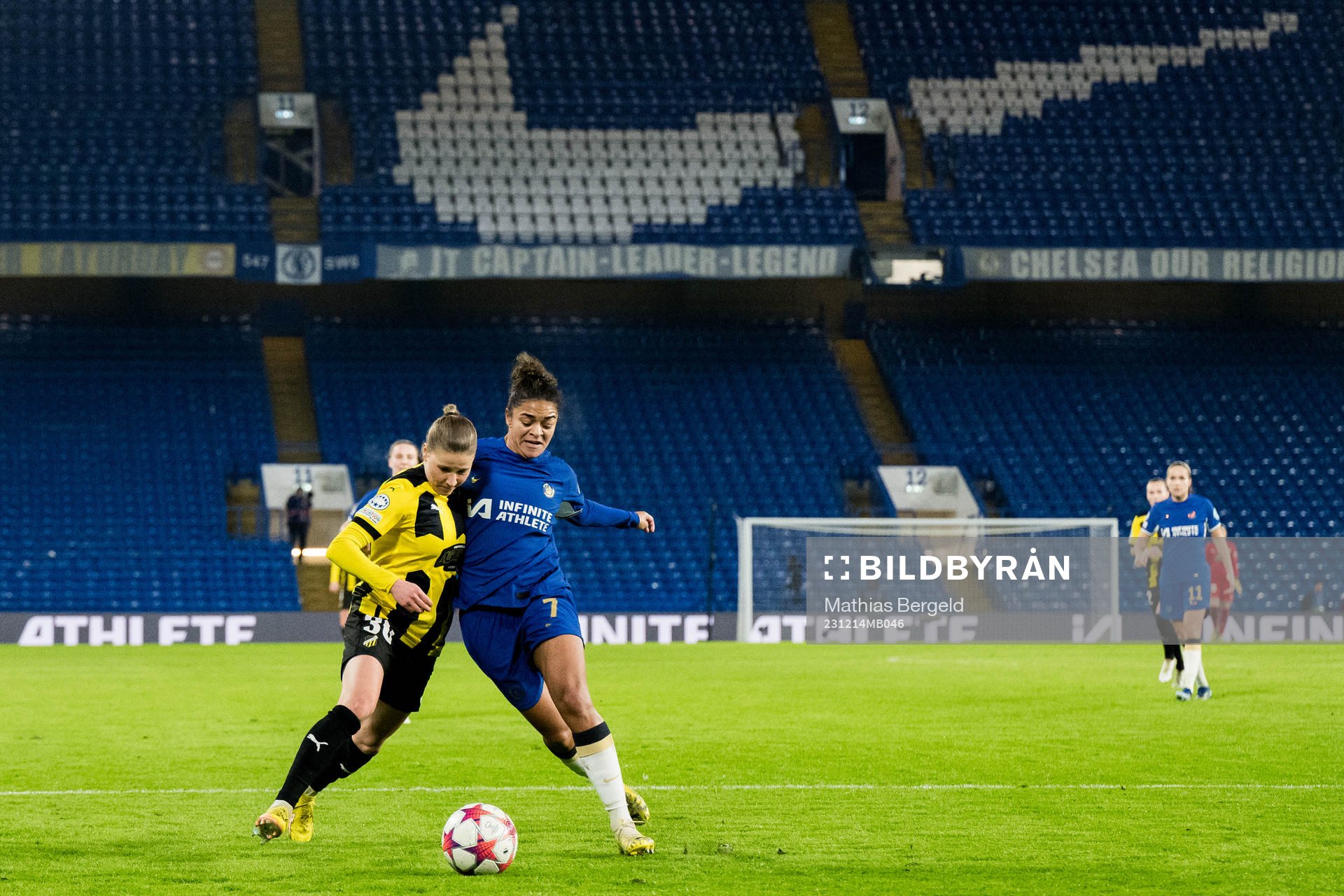 Katariina Kosola of Häcken and Jessica Carter of Chelsea