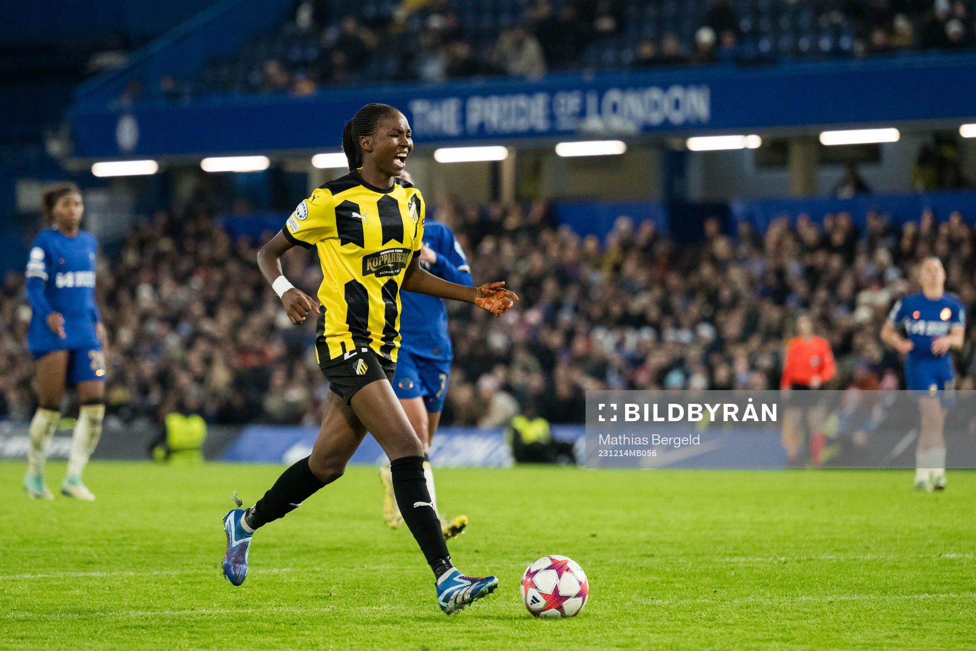 Aisha Masaka of Häcken looks dejected