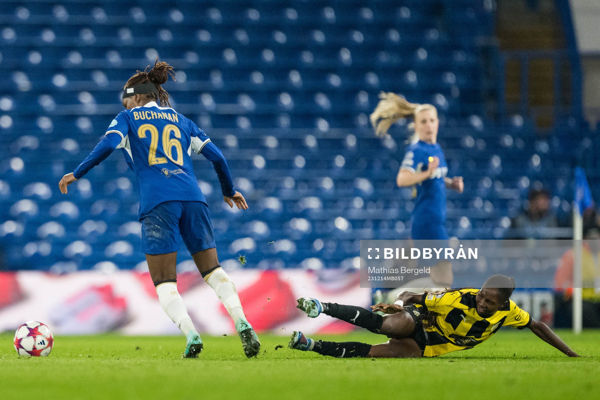 Kadeisha Buchanan of Chelsea and Aisha Masaka of Häcken during the UEFA Women's Champions League football match between Chelsea and Häcken on December 14, 2023 in London.