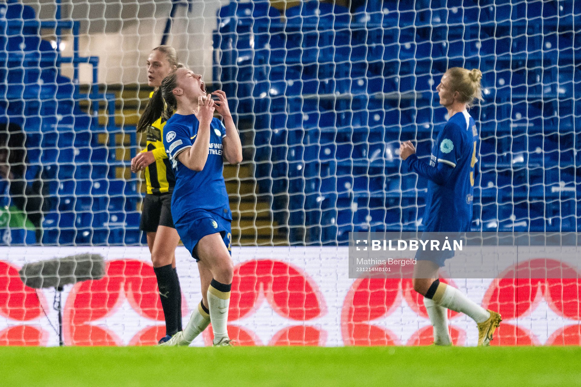 Niamh Charles of Chelsea looks dejected