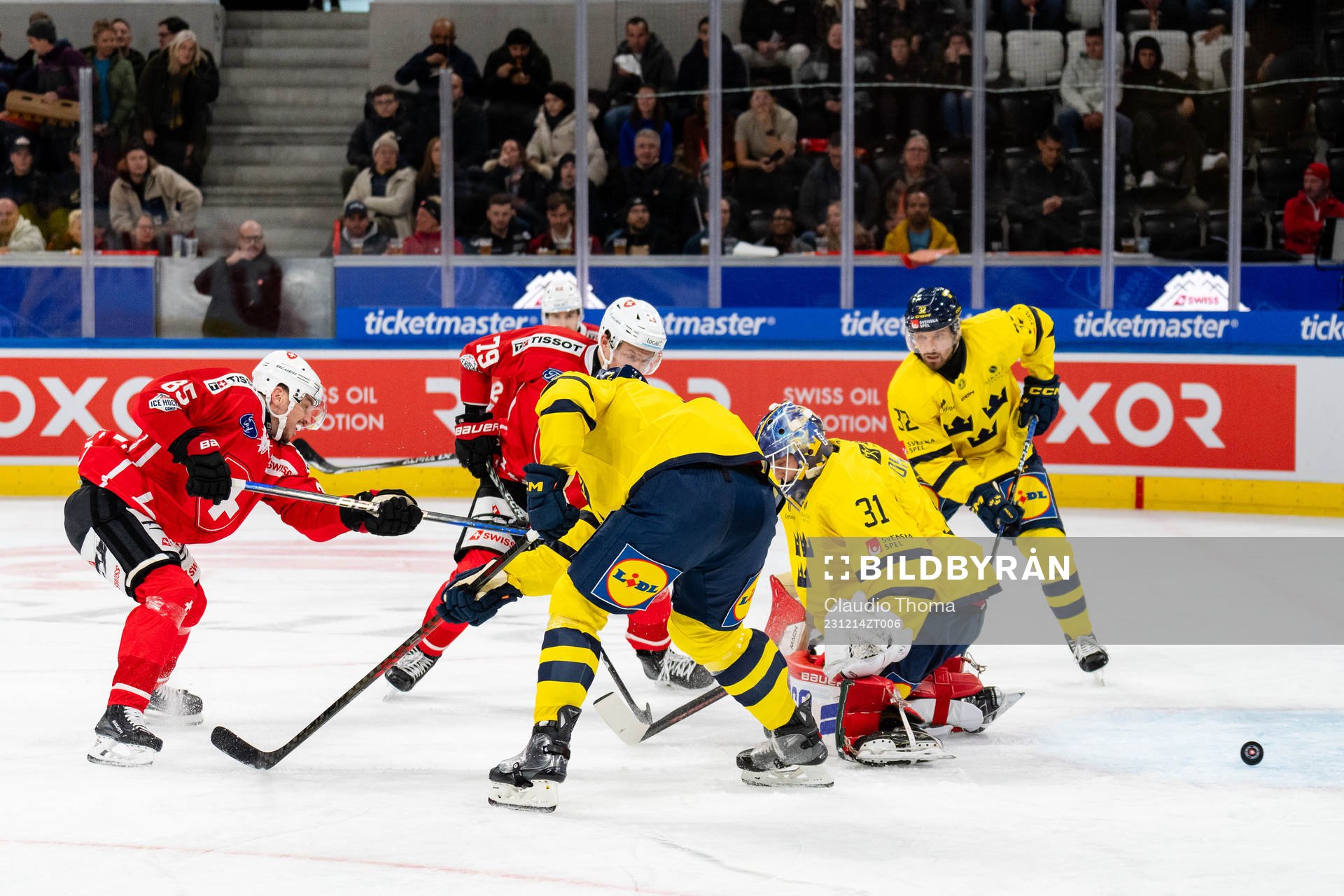 Sven Andrighetto of Switzerland scores the 1-2 goal behind