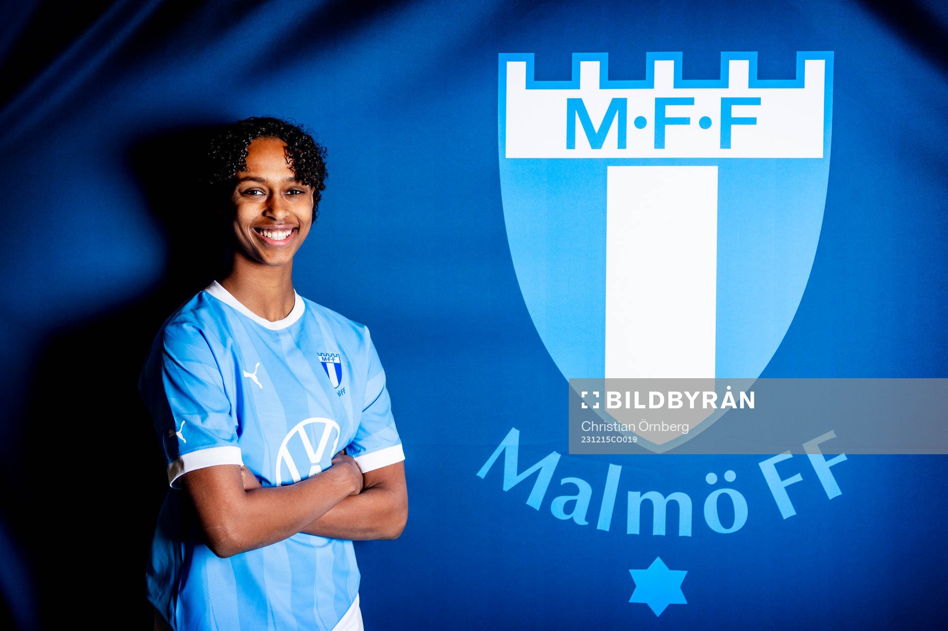 Hanna Lofthammar under en porträttfotografering med Malmö FF den 15 december 2023 i Malmö. 