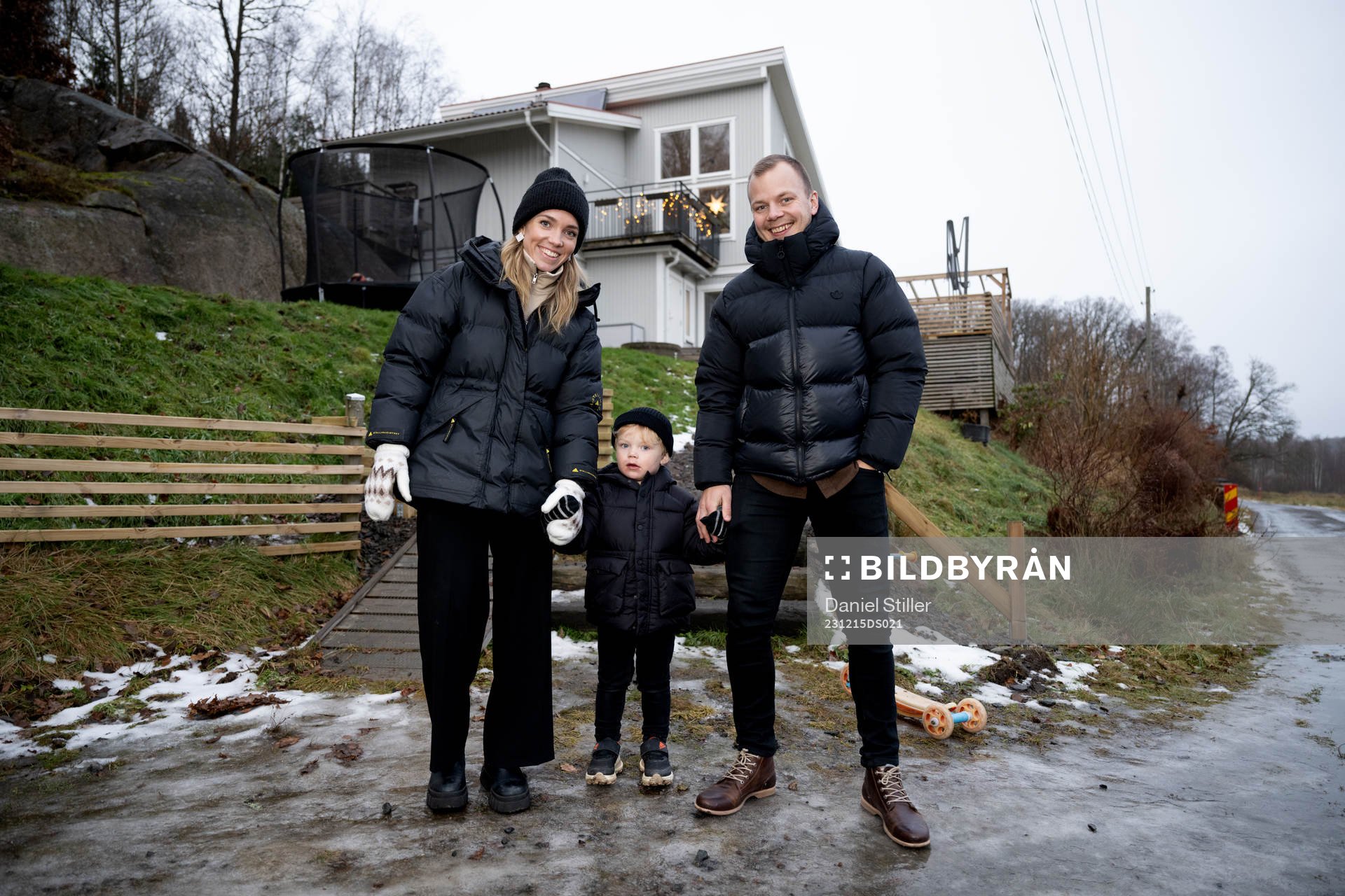 Elin Rubensson med familj i samband med att hon tilldelas