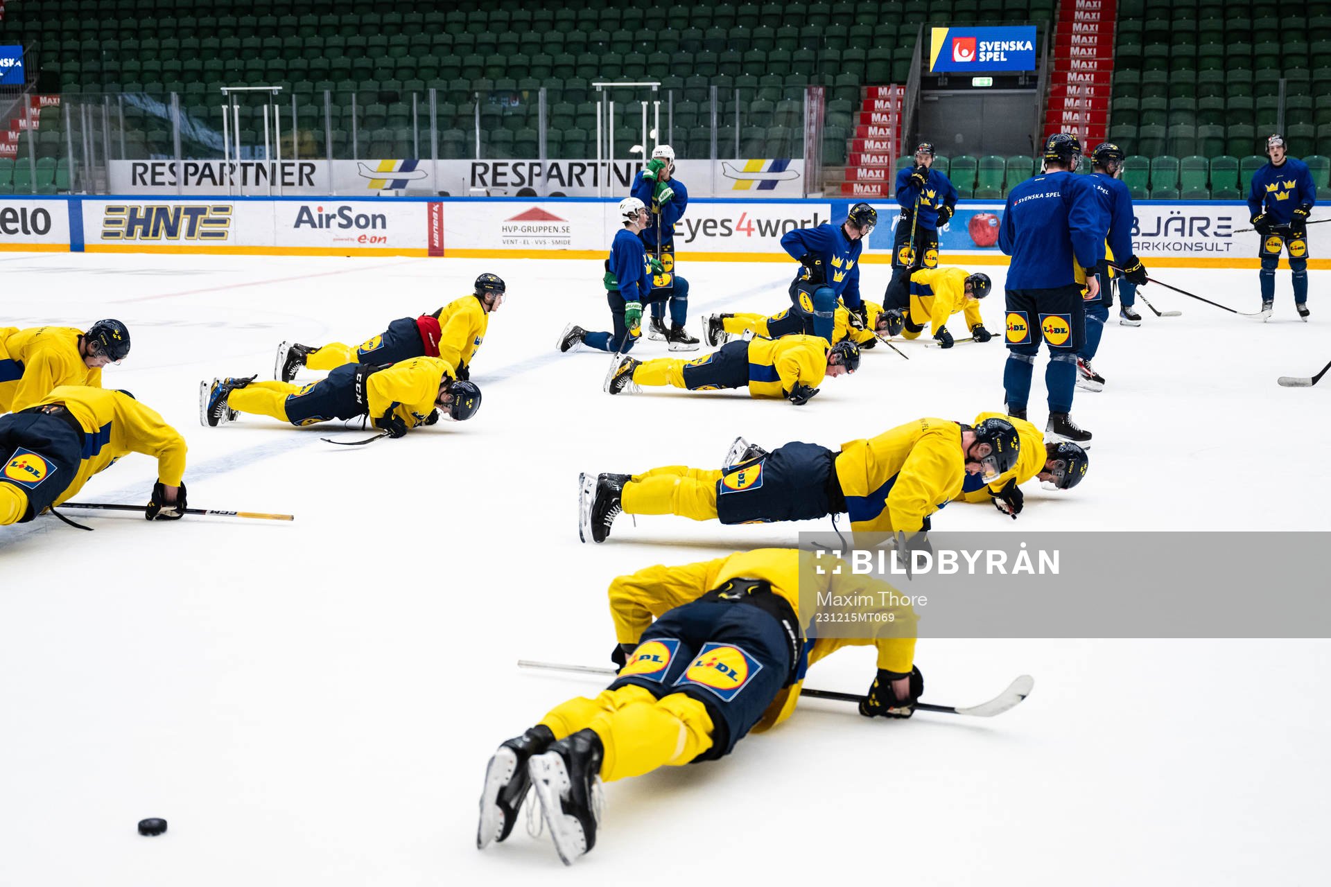 Players of the Swedish under-20 national ice hockey team