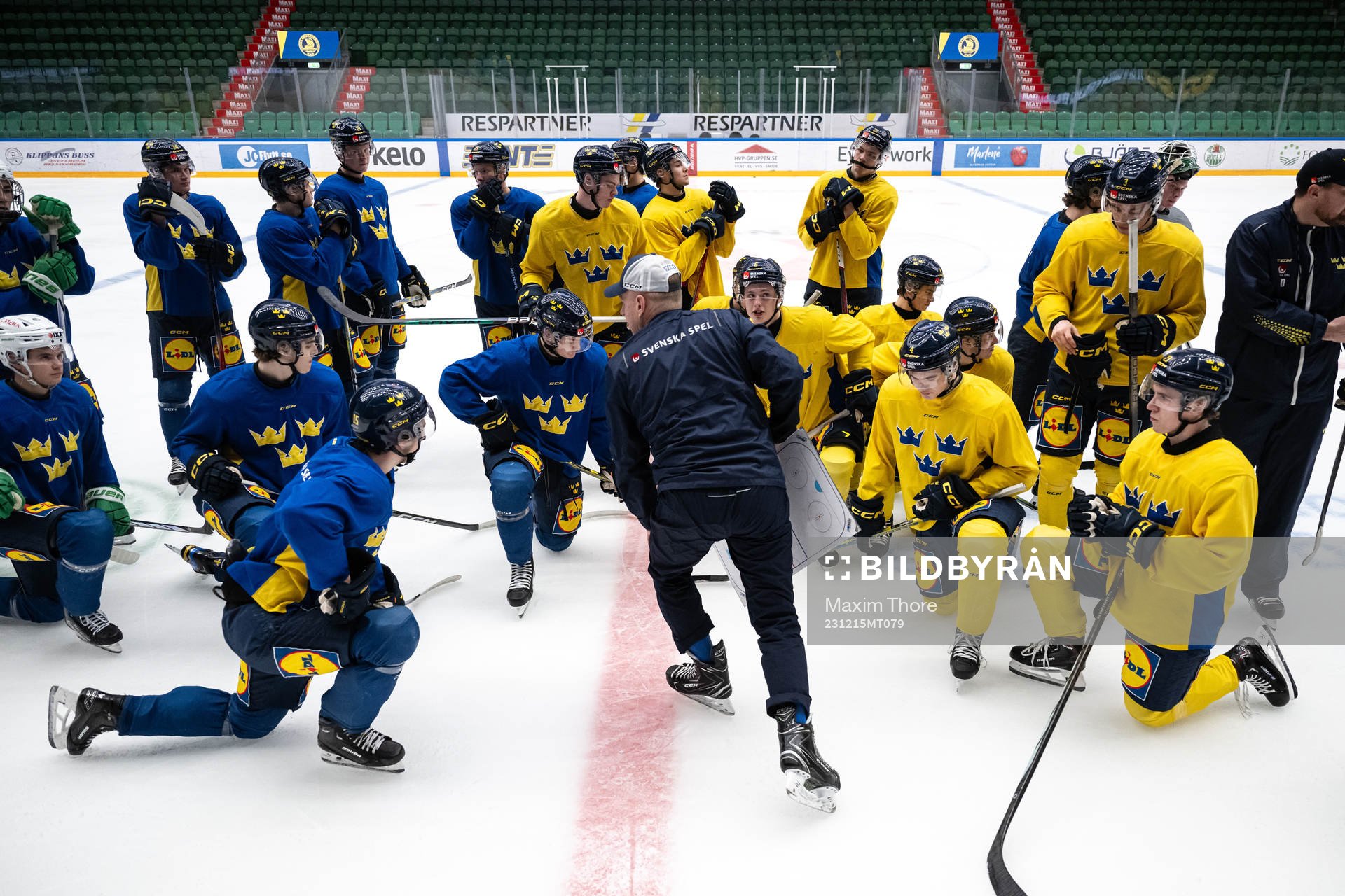 The players of the Swedish under-20 national ice hockey team