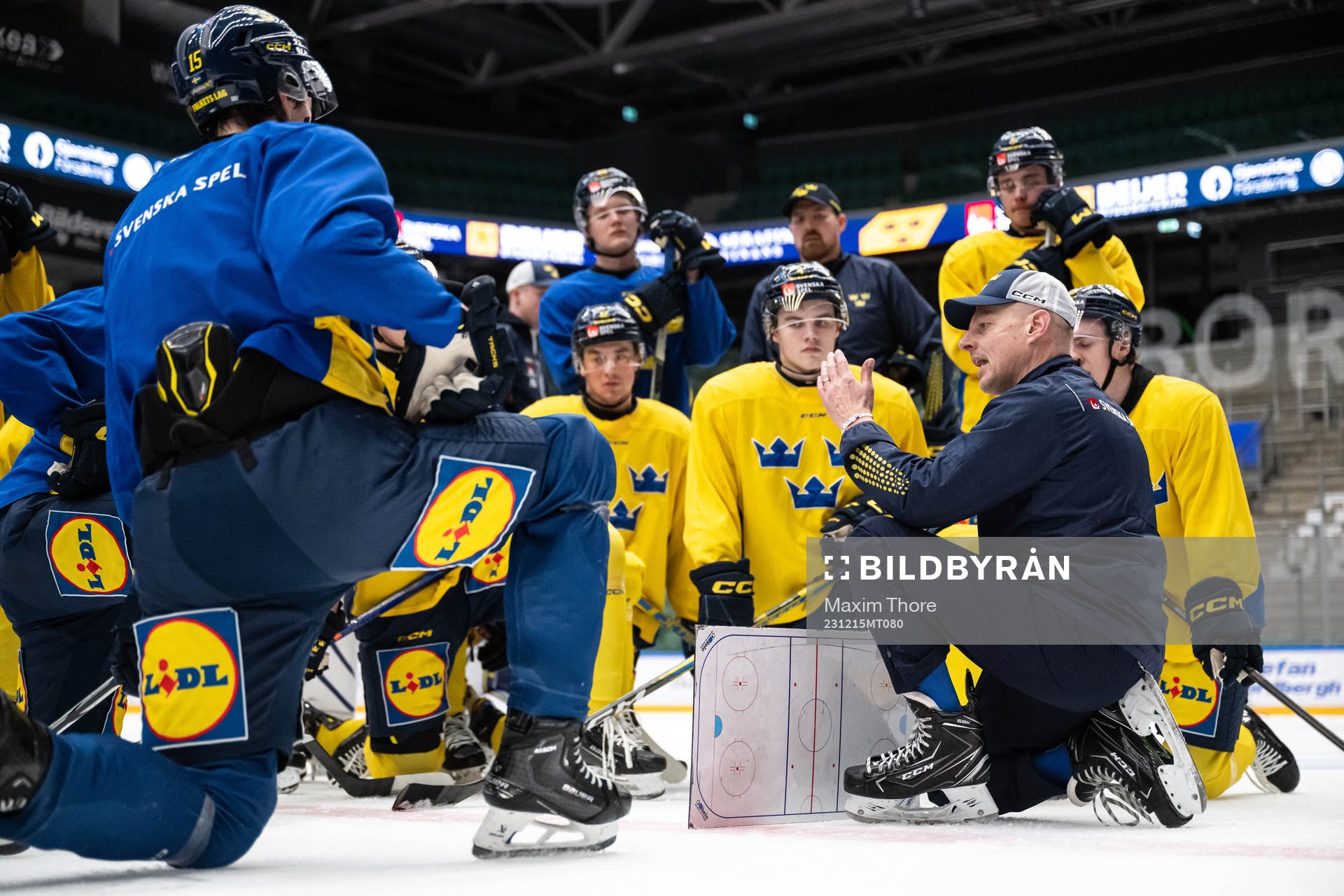Head coach Magnus Hävelid of the Swedish under-20 national