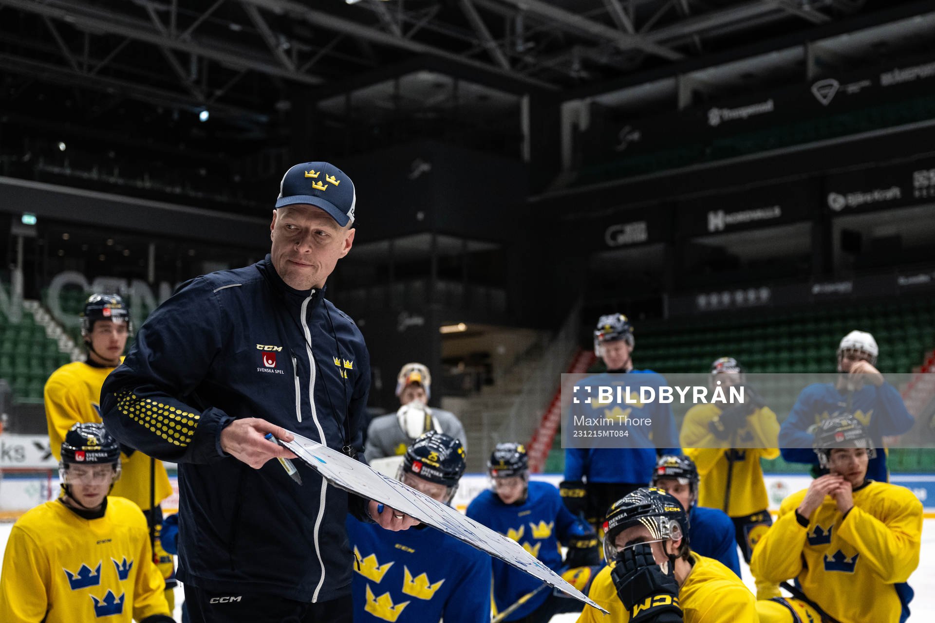 Head coach Magnus Hävelid of the Swedish under-20 national
