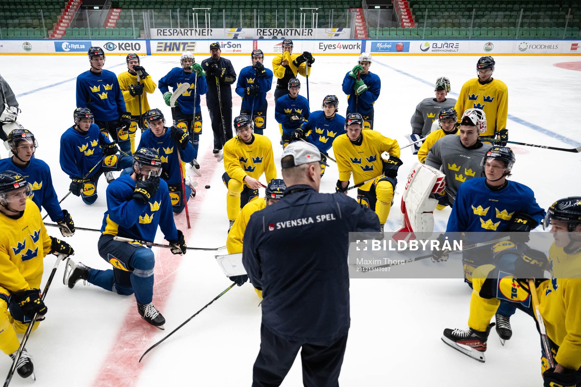 Players of the Swedish under-20 national ice hockey team