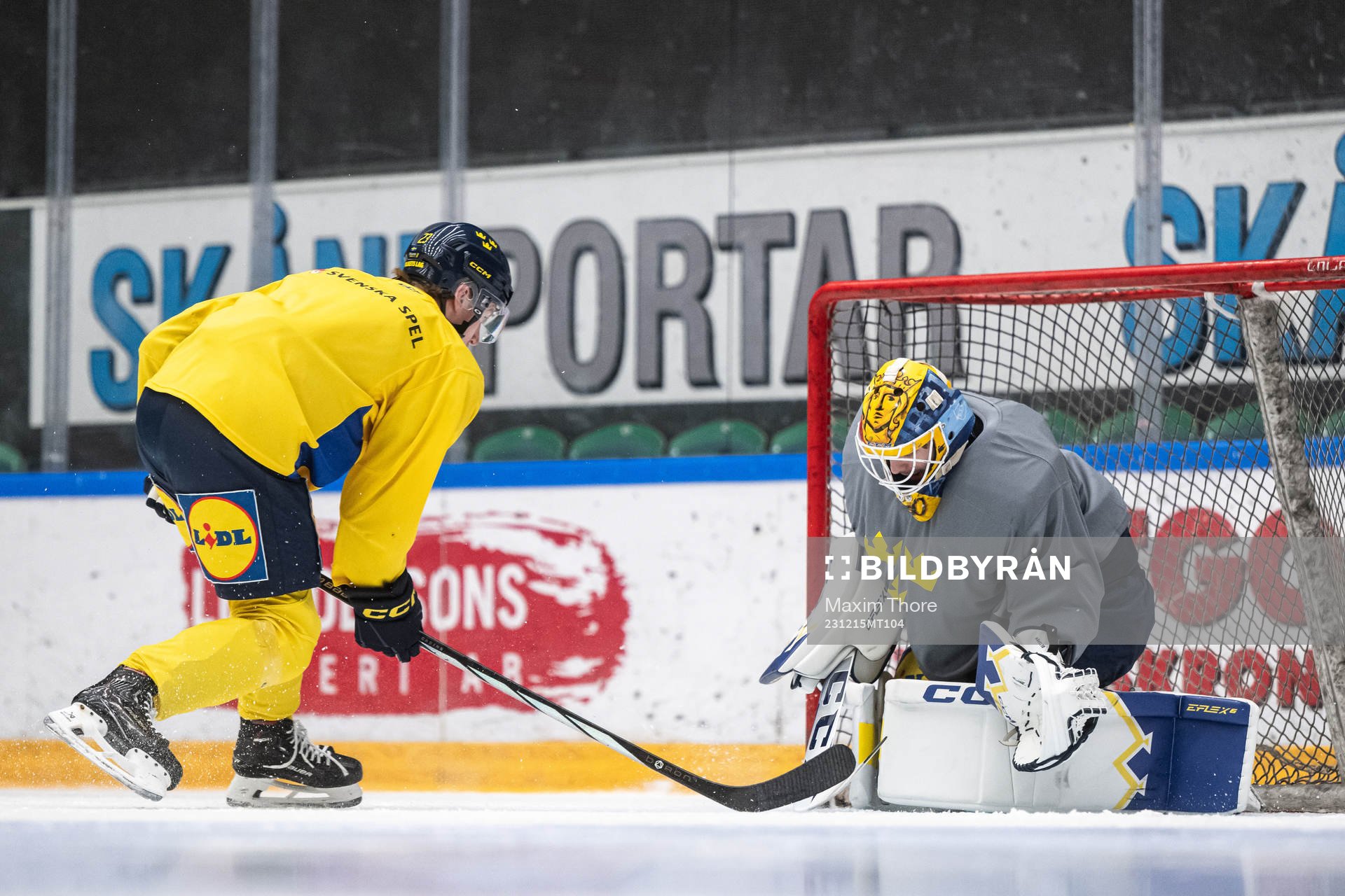 Goaltender Hugo Hävelid of the Swedish under-20 national