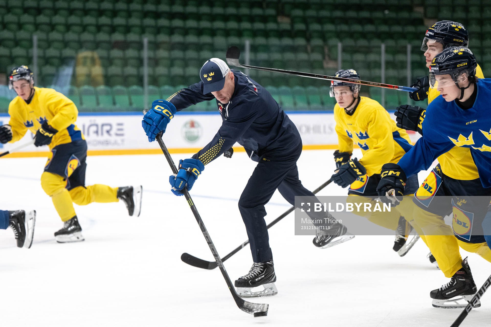 Head coach Magnus Hävelid of the Swedish under-20 national