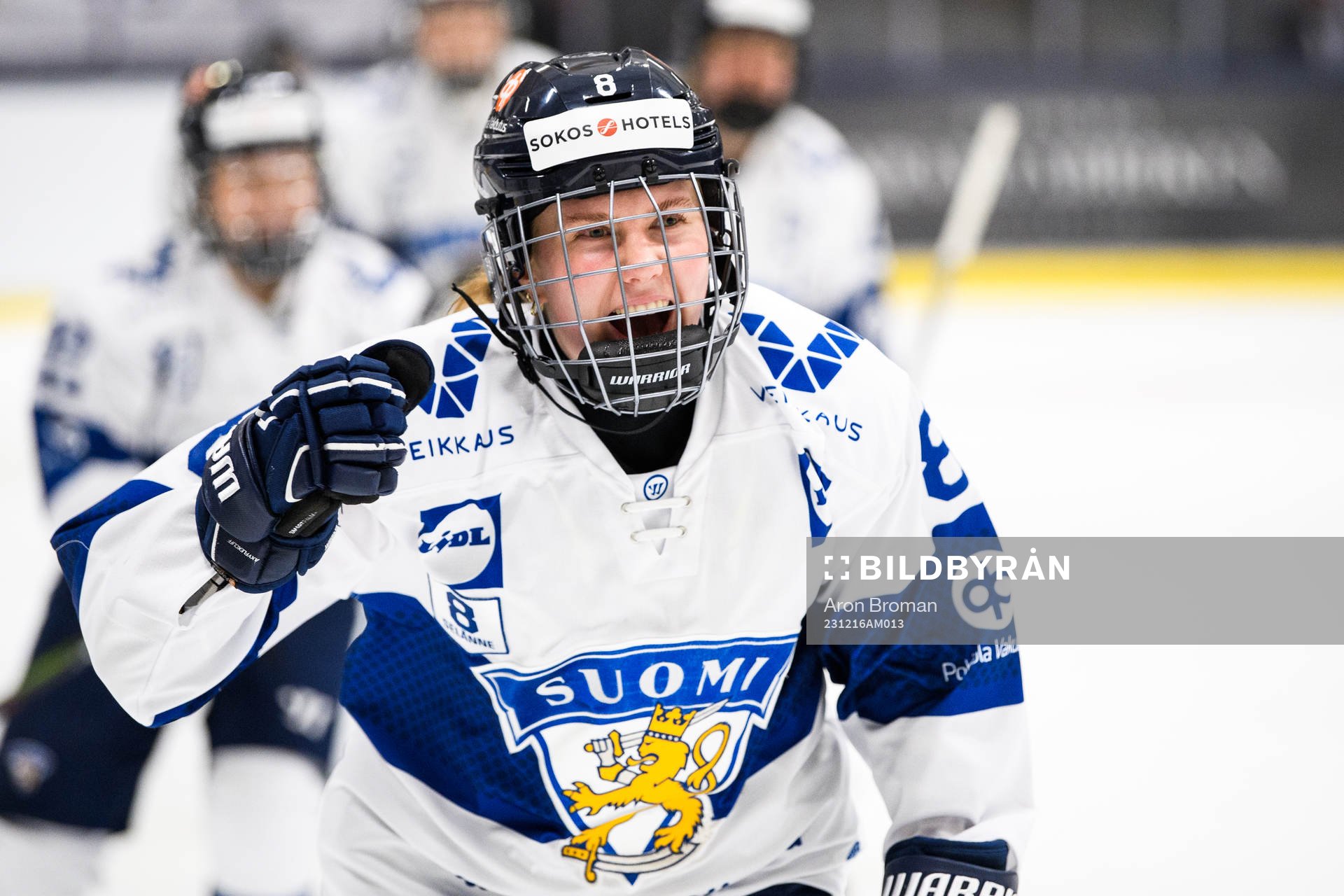 Finlands Eve Savander jublar