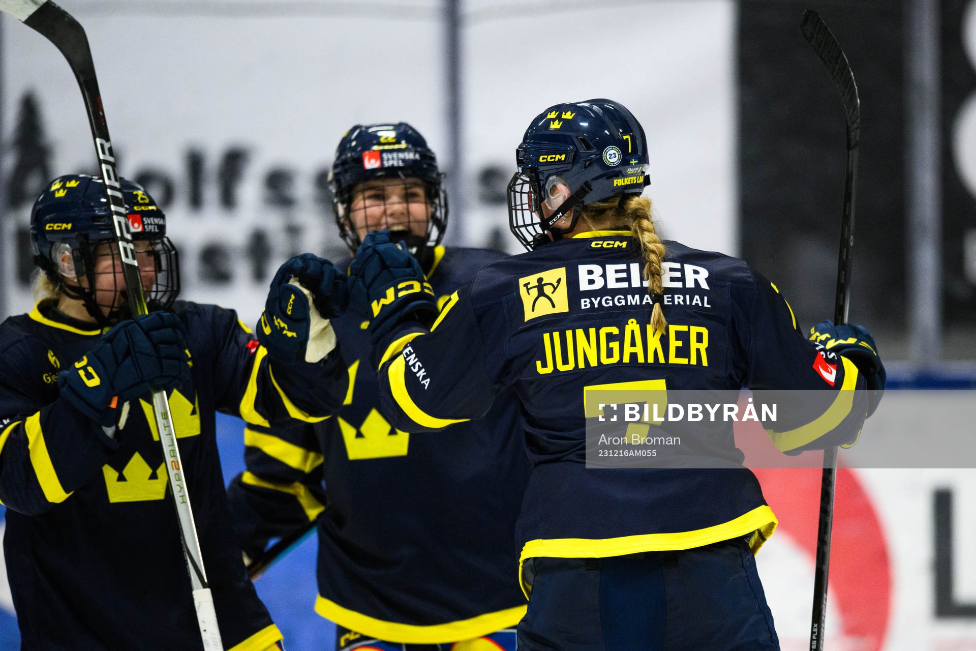Sveriges Mira Jungåker jublar